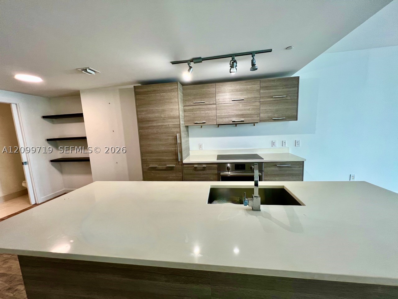 650 NE 32nd St #4802, Miami FL 33137