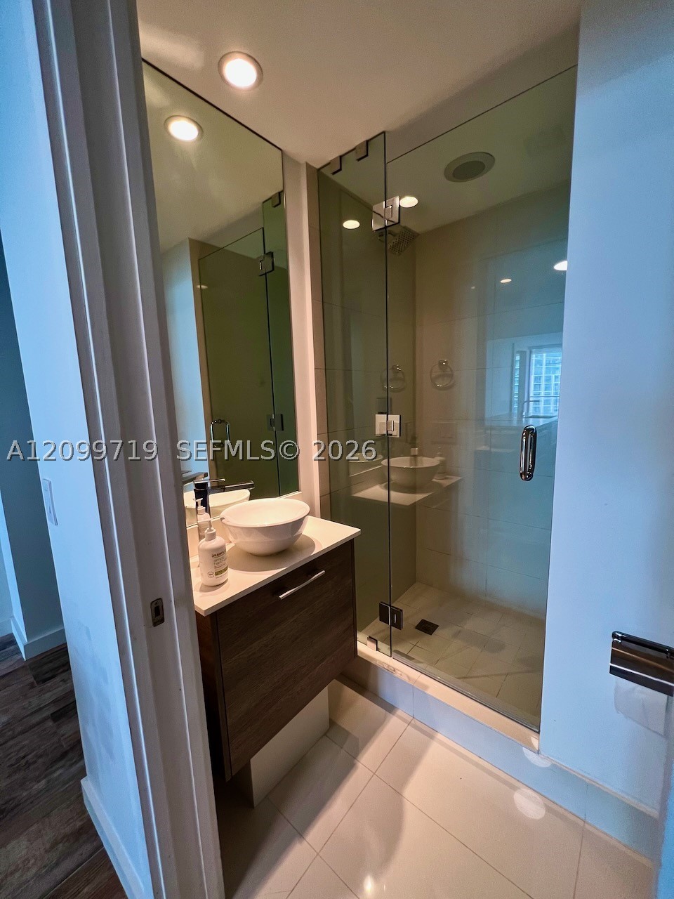 650 NE 32nd St #4802, Miami FL 33137