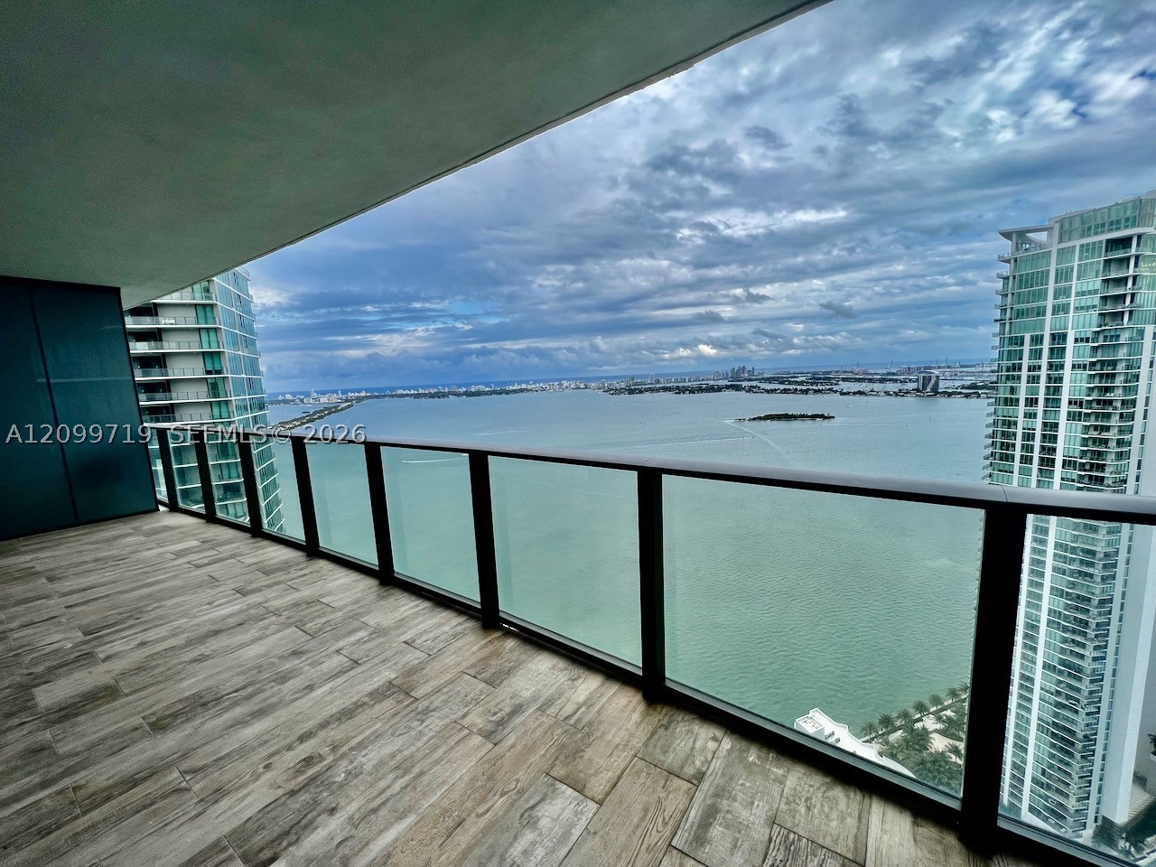 650 NE 32nd St #4802, Miami FL 33137