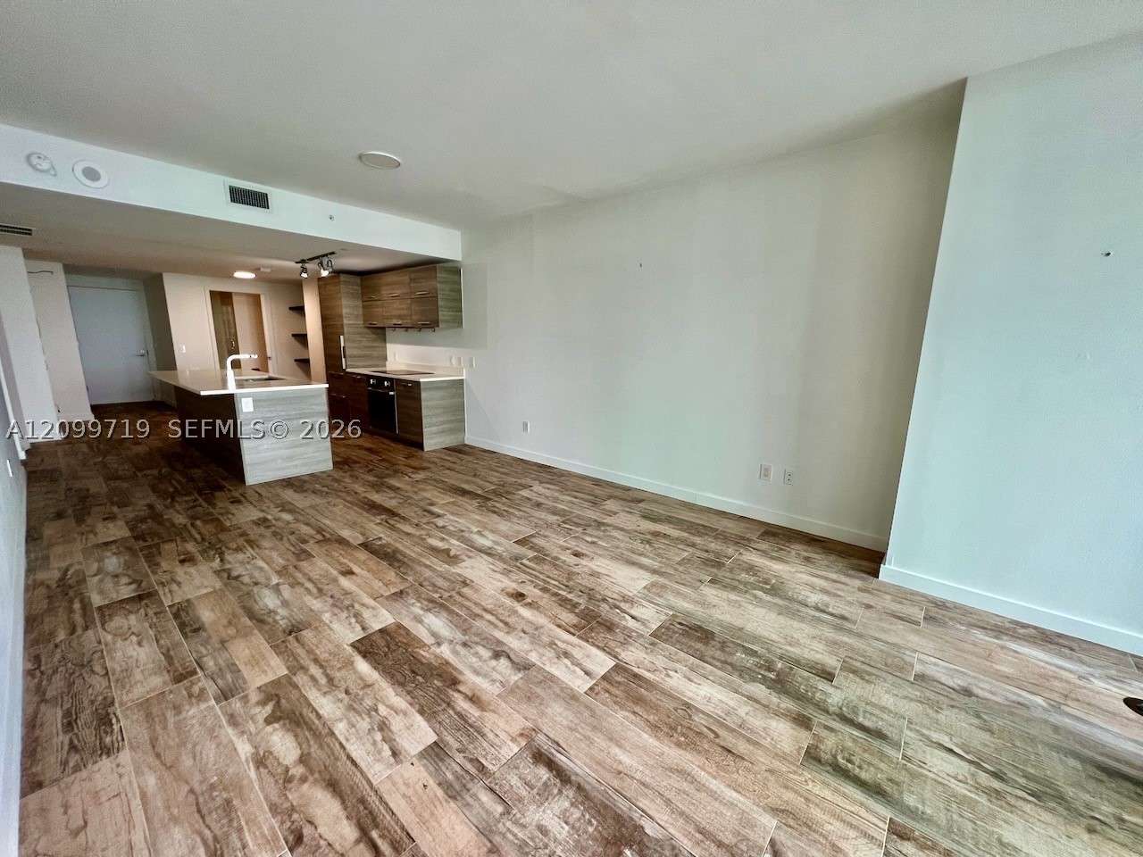 650 NE 32nd St #4802, Miami FL 33137