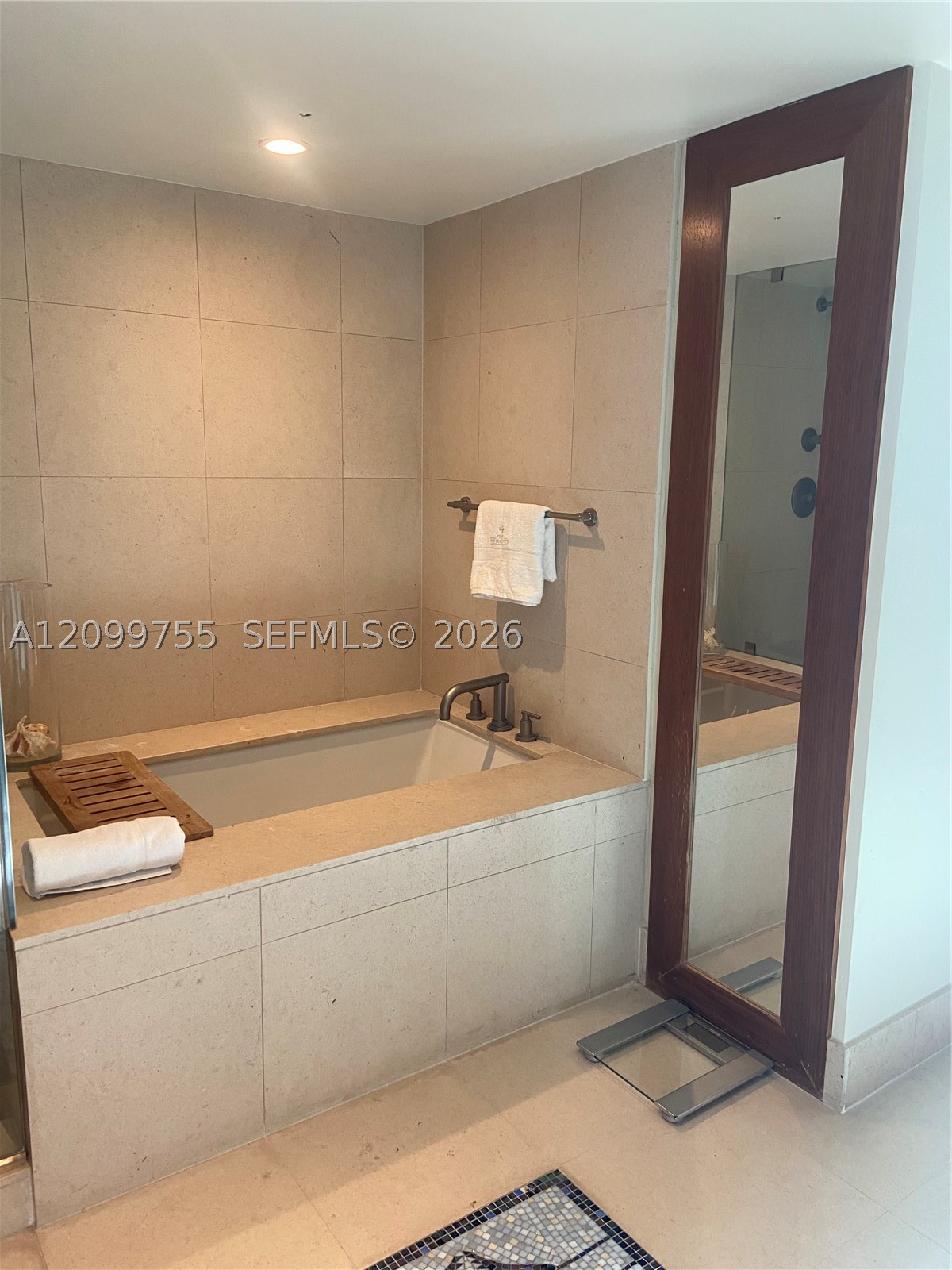 6801 Collins Ave #401, Miami Beach FL 33141