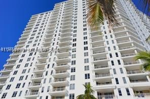 701 Brickell Key Blvd #1101, Miami FL 33131