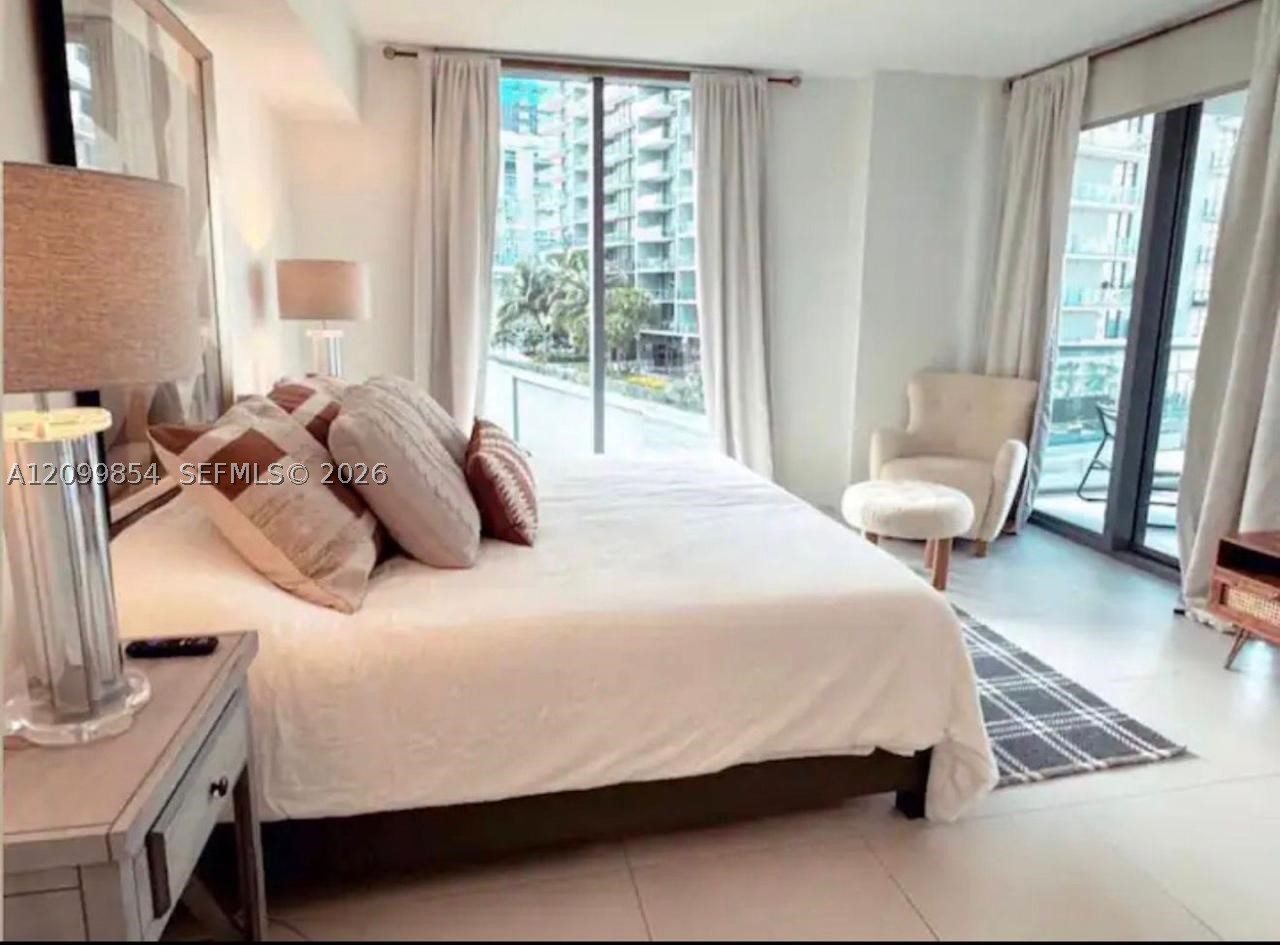 31 SE 6th St #1601, Miami FL 33131