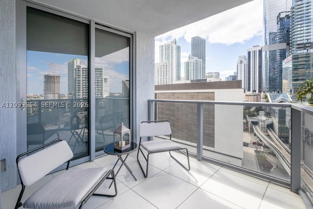 31 SE 6th St #1601, Miami FL 33131