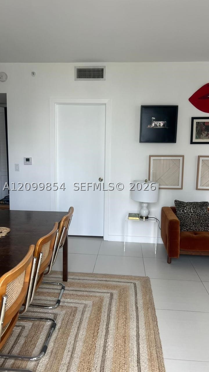 31 SE 6th St #1601, Miami FL 33131