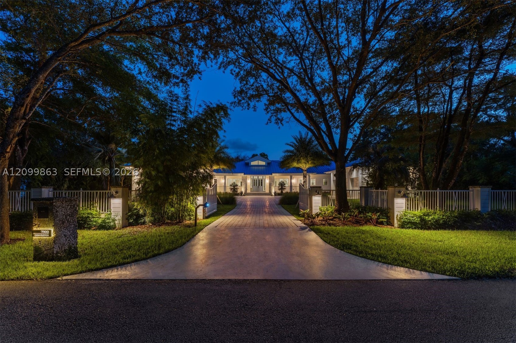 7900 SW 118th St, Pinecrest FL 33156