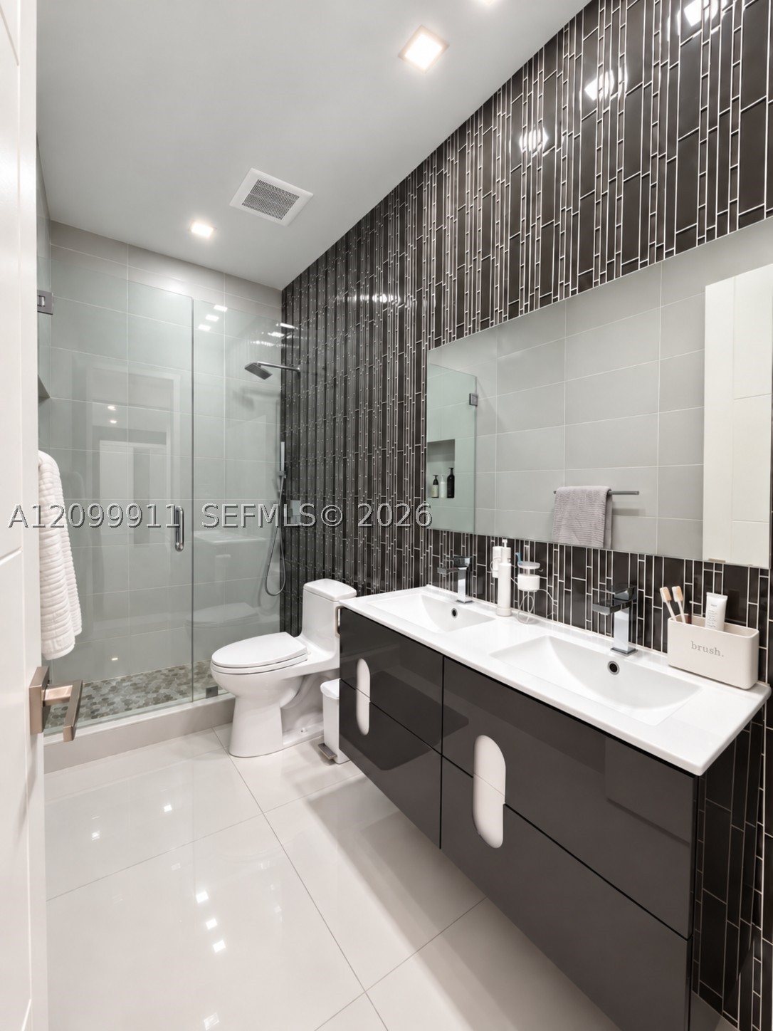 7310 NW 107th Pl, Doral FL 33178
