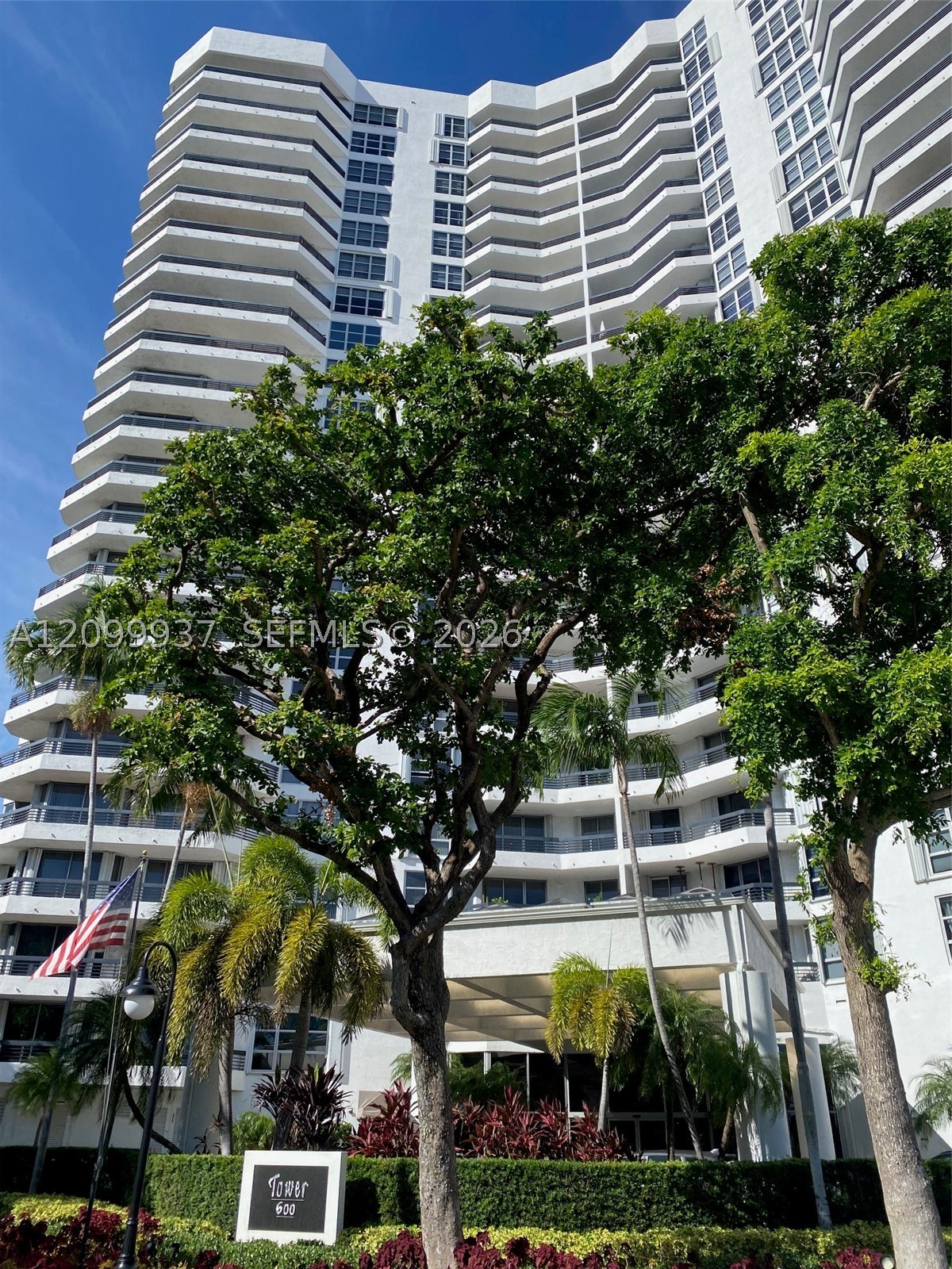 3400 NE 192nd St #1711, Aventura FL 33180