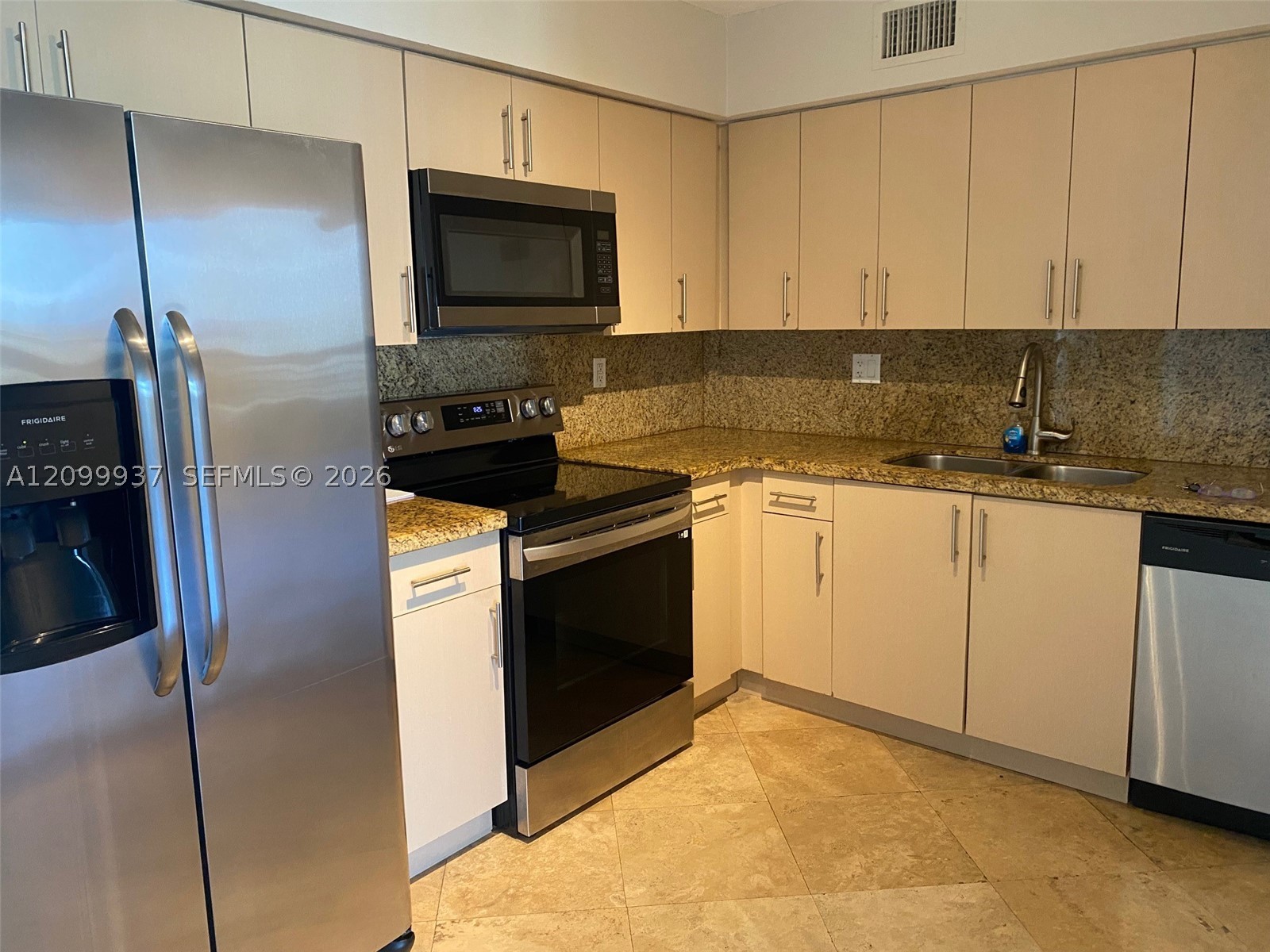 3400 NE 192nd St #1711, Aventura FL 33180