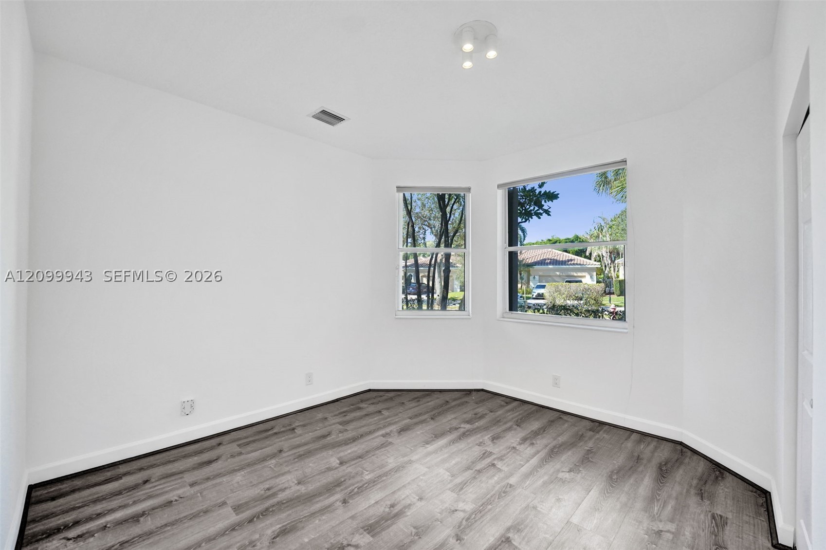 Weston FL 33327 - A12099943