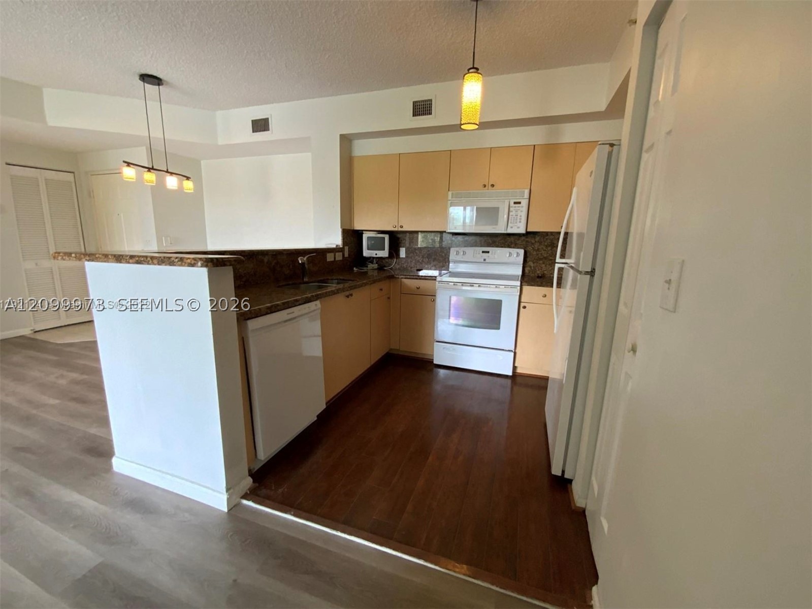 8050 N Nob Hill Rd #204, Tamarac FL 33321