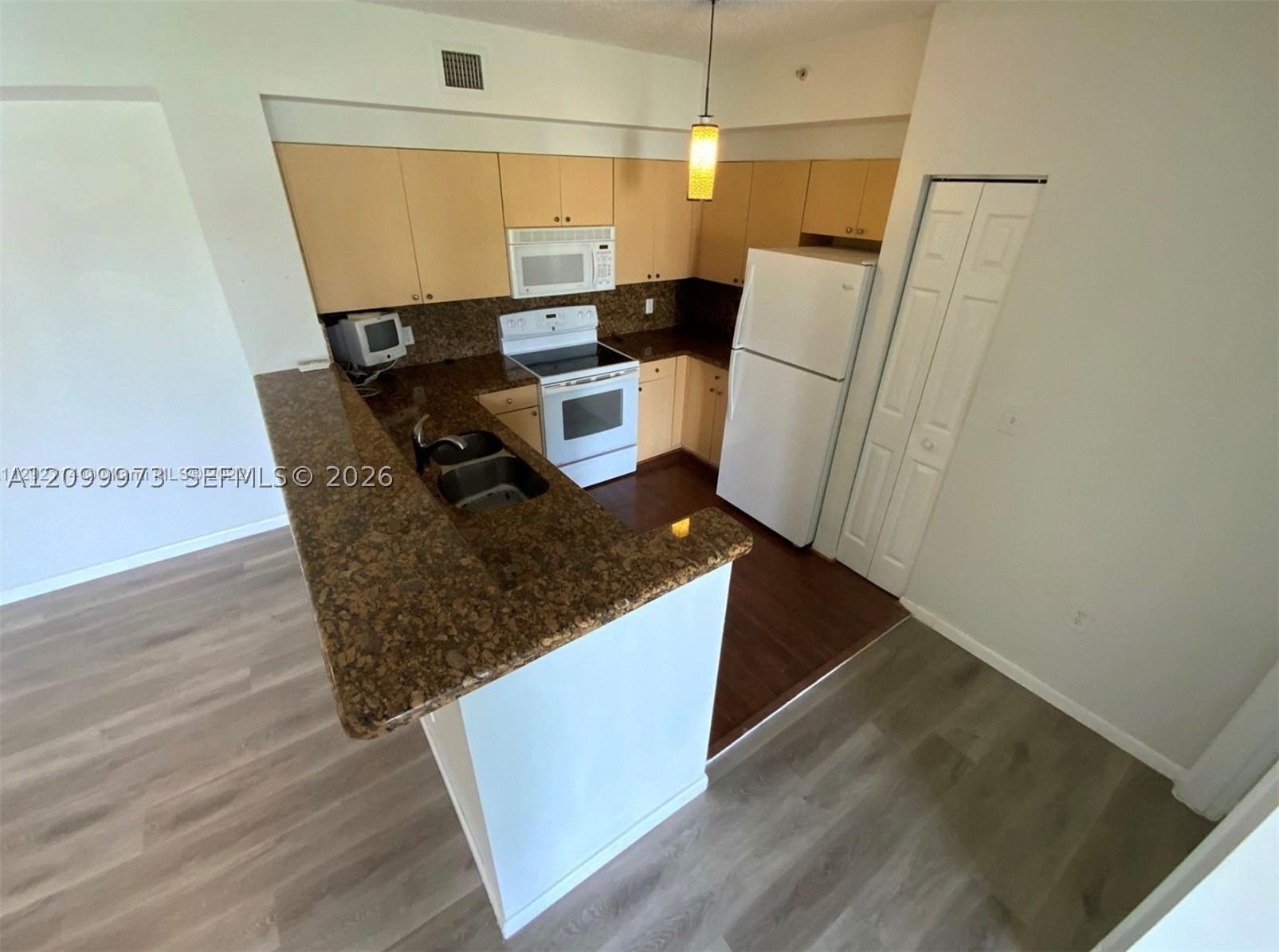 8050 N Nob Hill Rd #204, Tamarac FL 33321