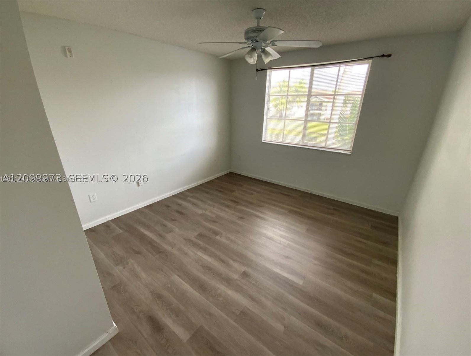 8050 N Nob Hill Rd #204, Tamarac FL 33321