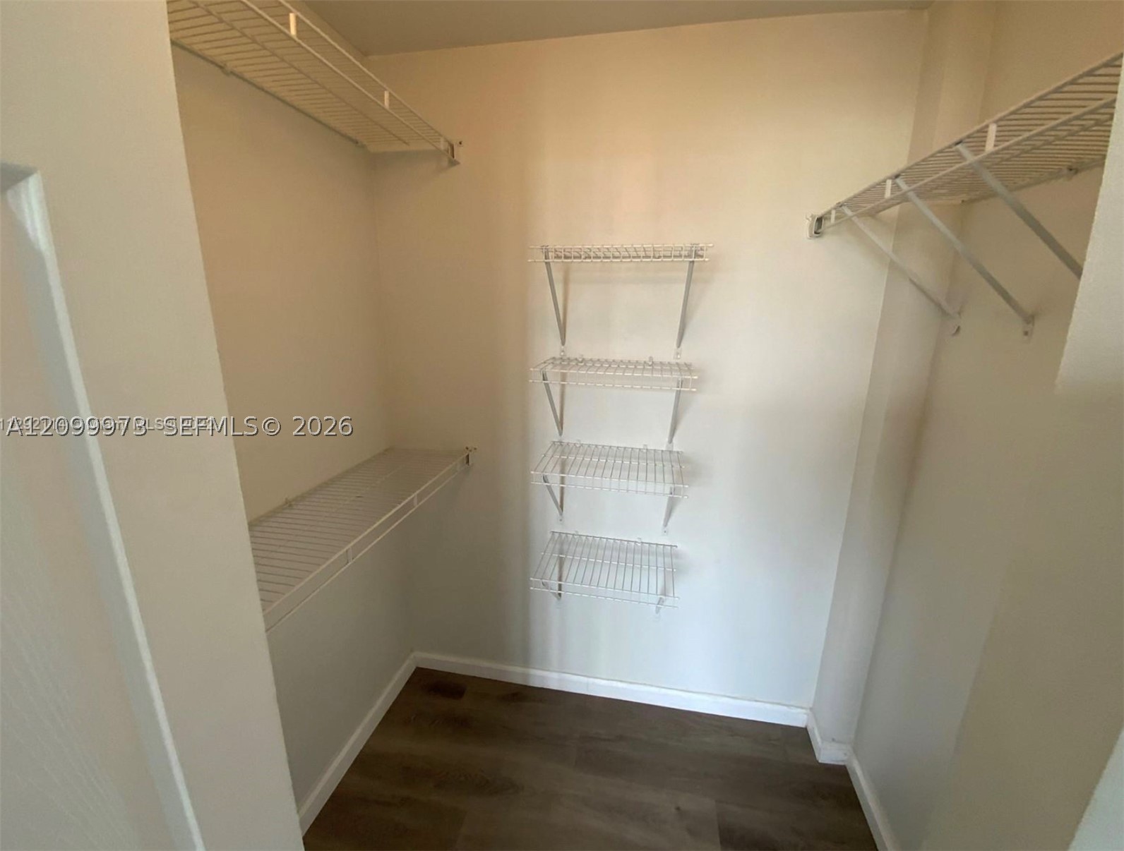 8050 N Nob Hill Rd #204, Tamarac FL 33321