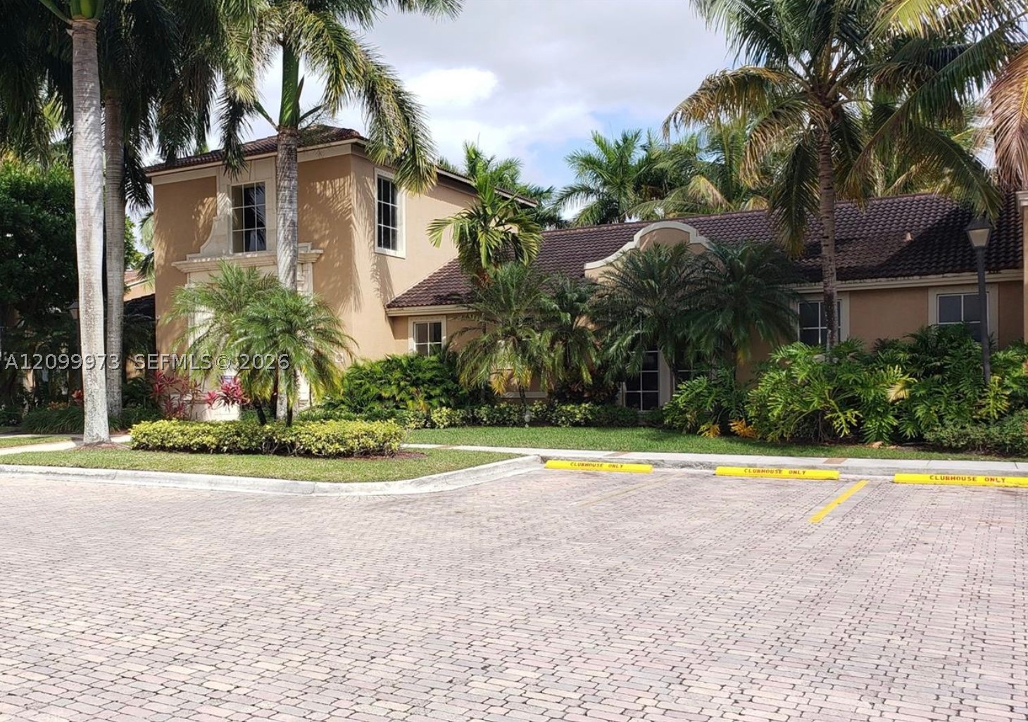 8050 N Nob Hill Rd #204, Tamarac FL 33321