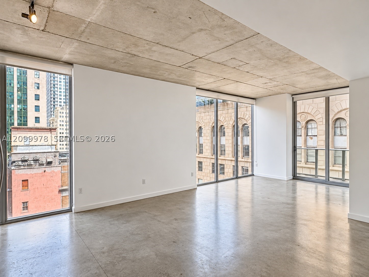 151 SE 1st St #1202, Miami FL 33131