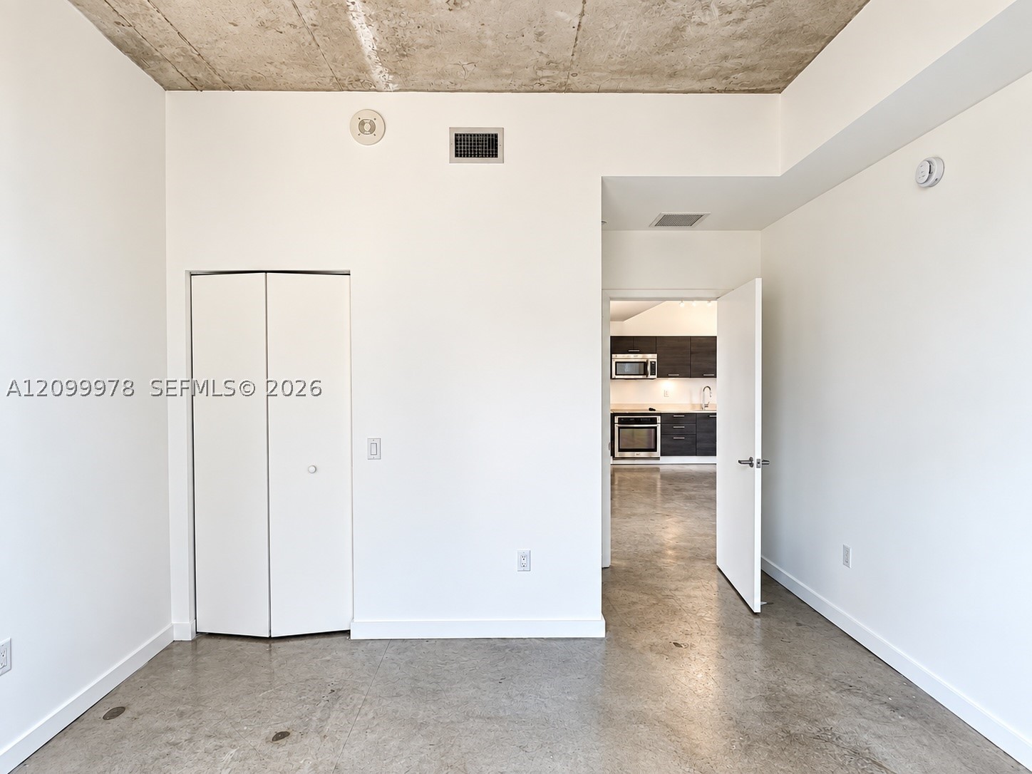 151 SE 1st St #1202, Miami FL 33131