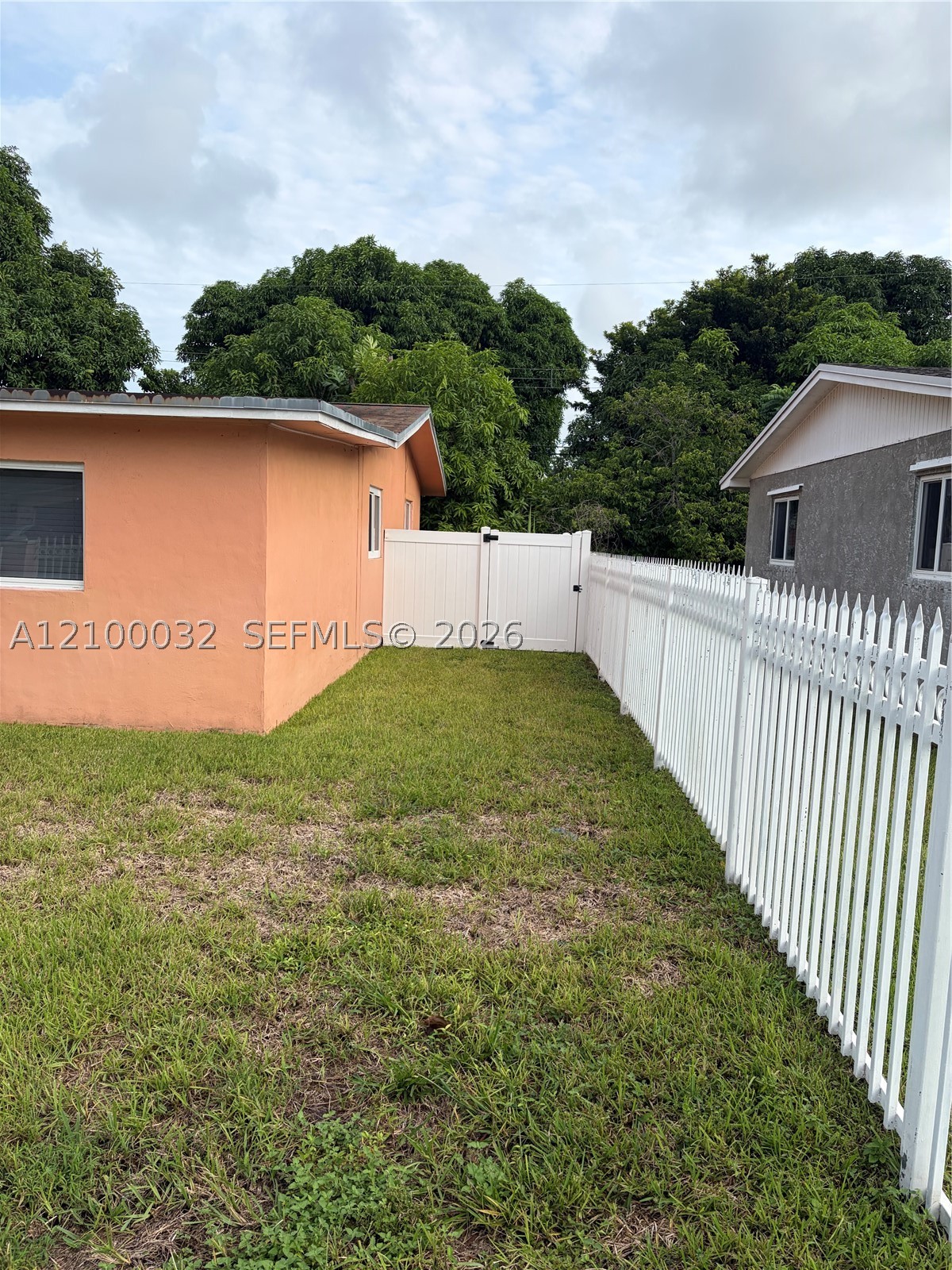 403 NW 186th St, Miami Gardens FL 33169