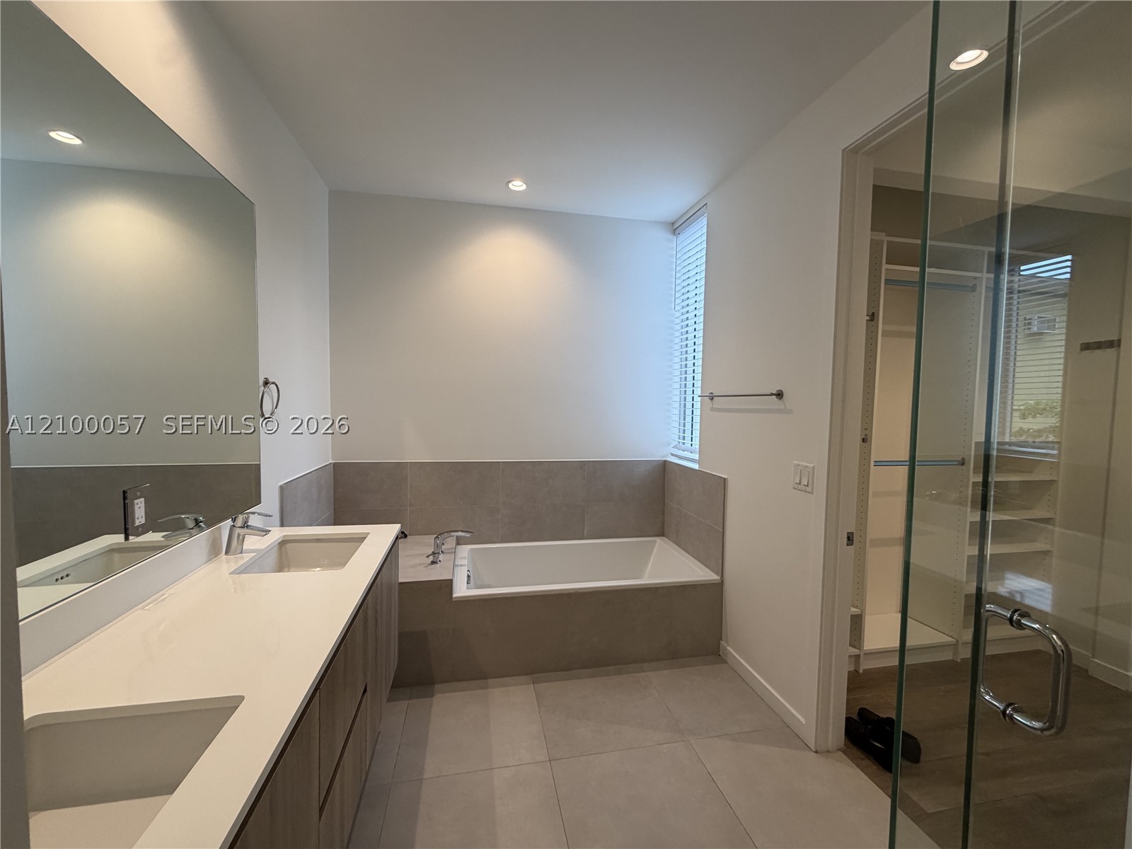 529 SW 11th St #203, Miami FL 33129