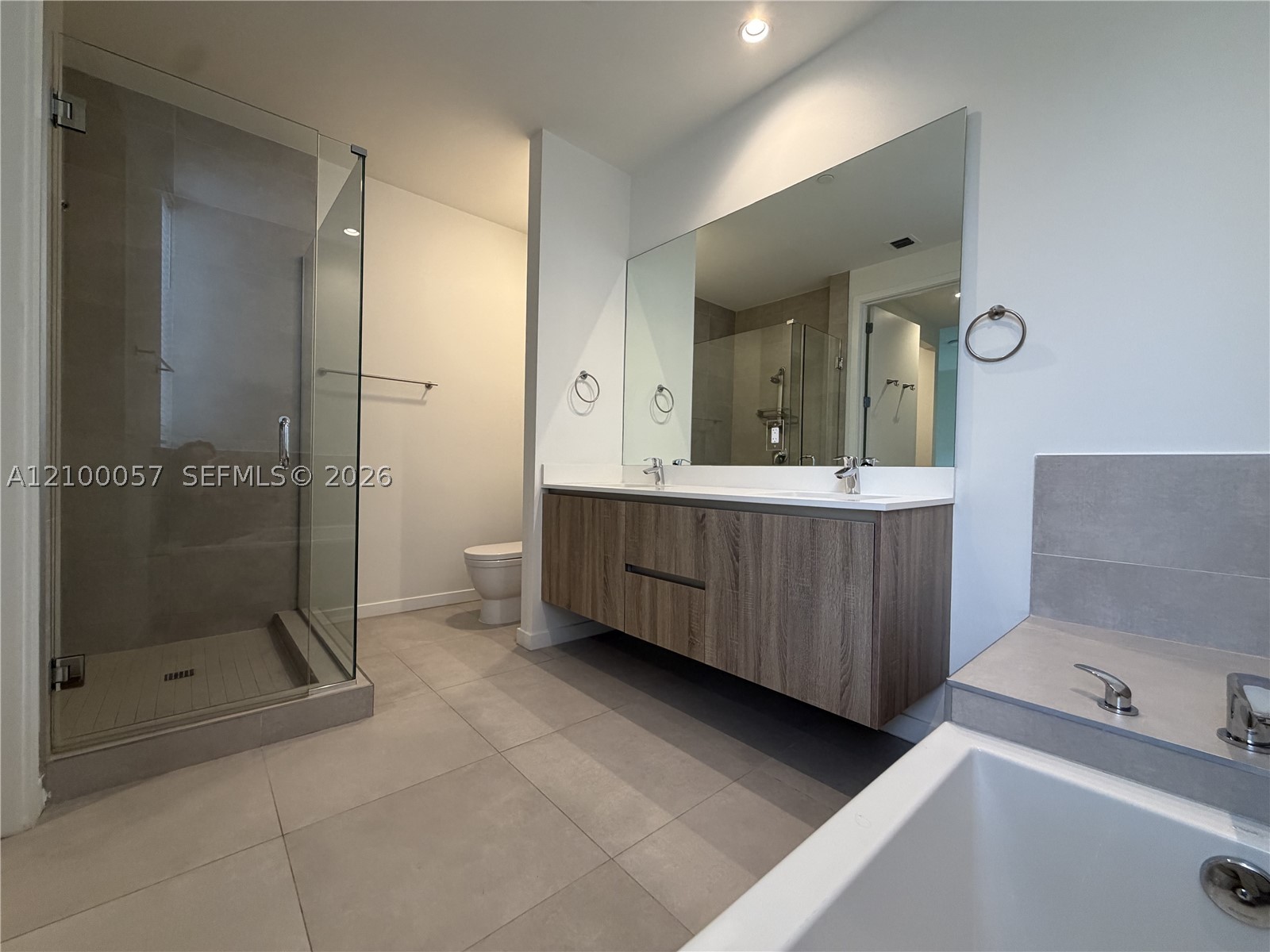 529 SW 11th St #203, Miami FL 33129