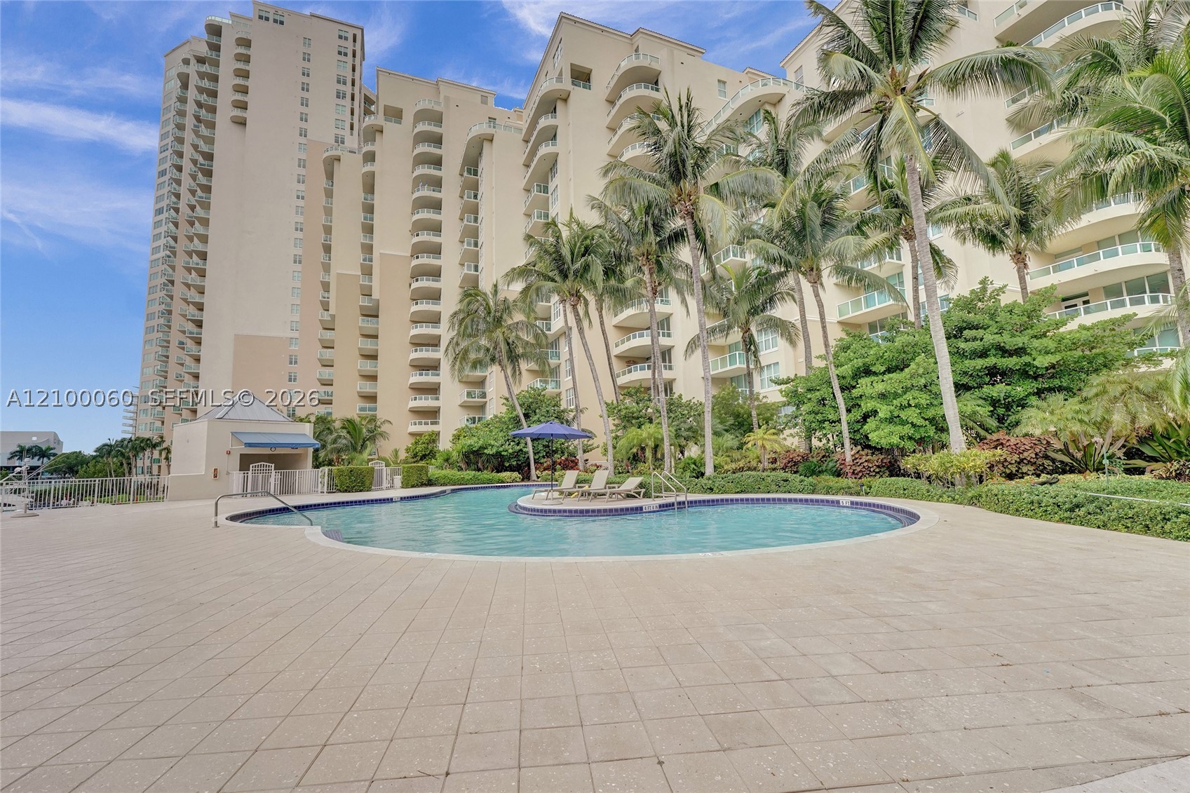 3330 NE 190th St #410, Aventura FL 33180