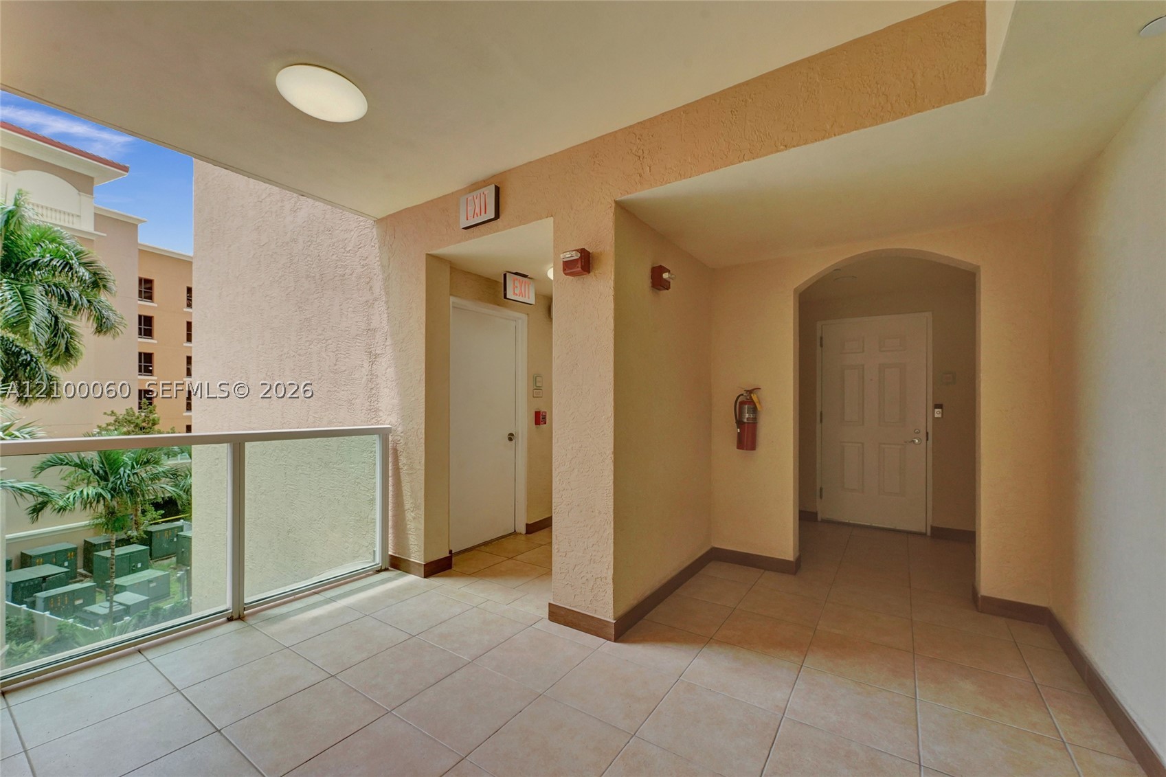 3330 NE 190th St #410, Aventura FL 33180