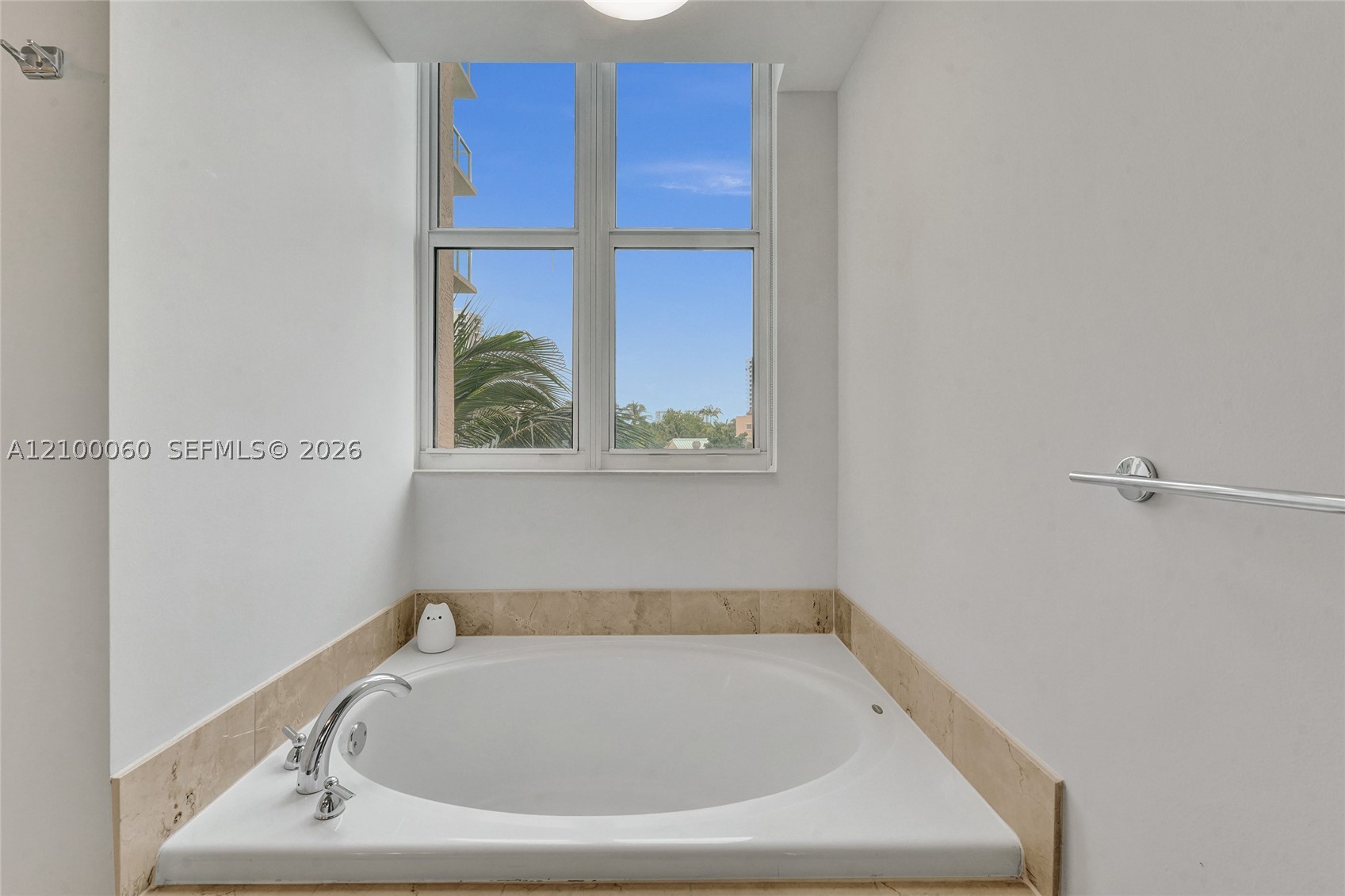 3330 NE 190th St #410, Aventura FL 33180