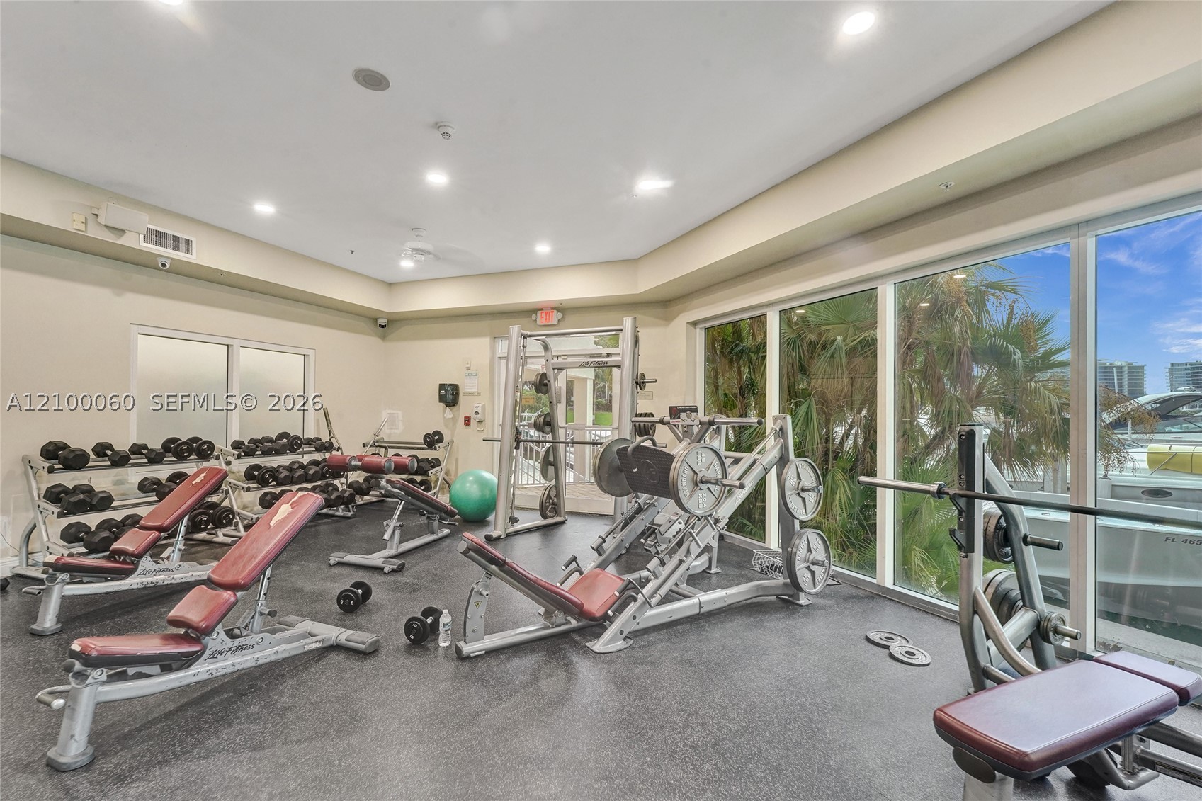 3330 NE 190th St #410, Aventura FL 33180