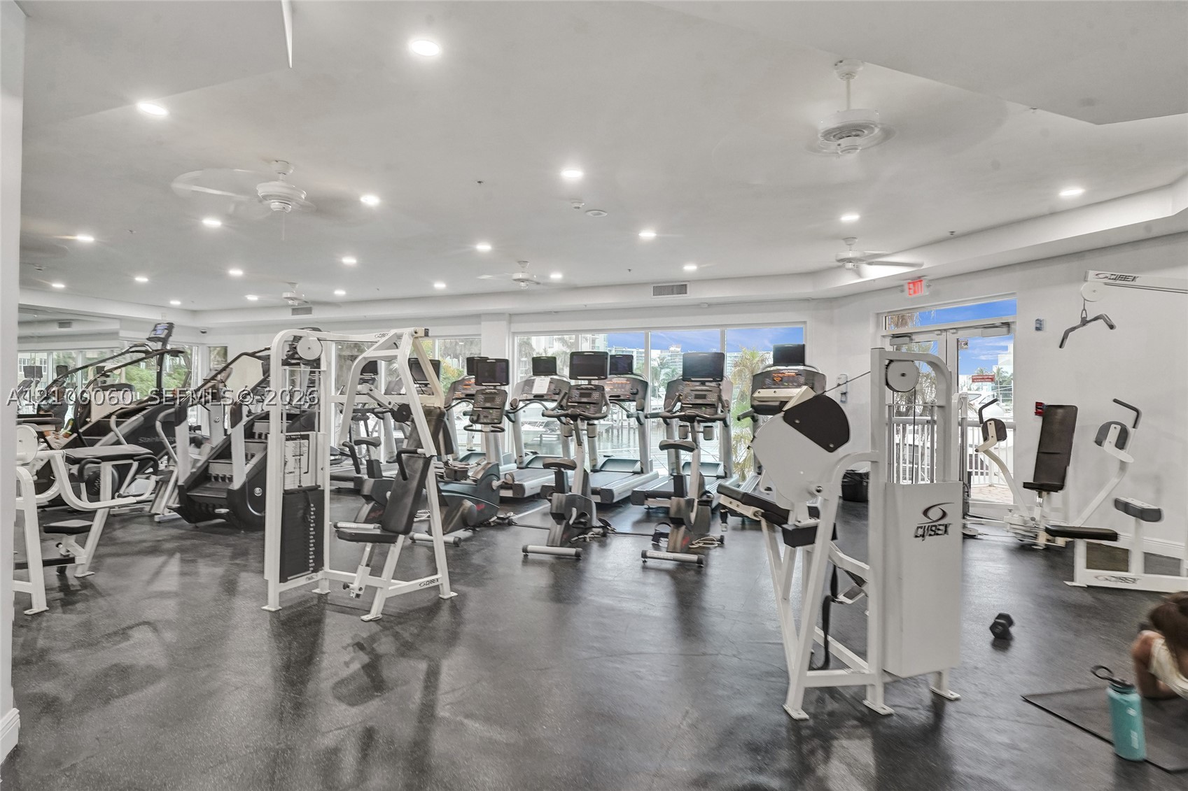 3330 NE 190th St #410, Aventura FL 33180