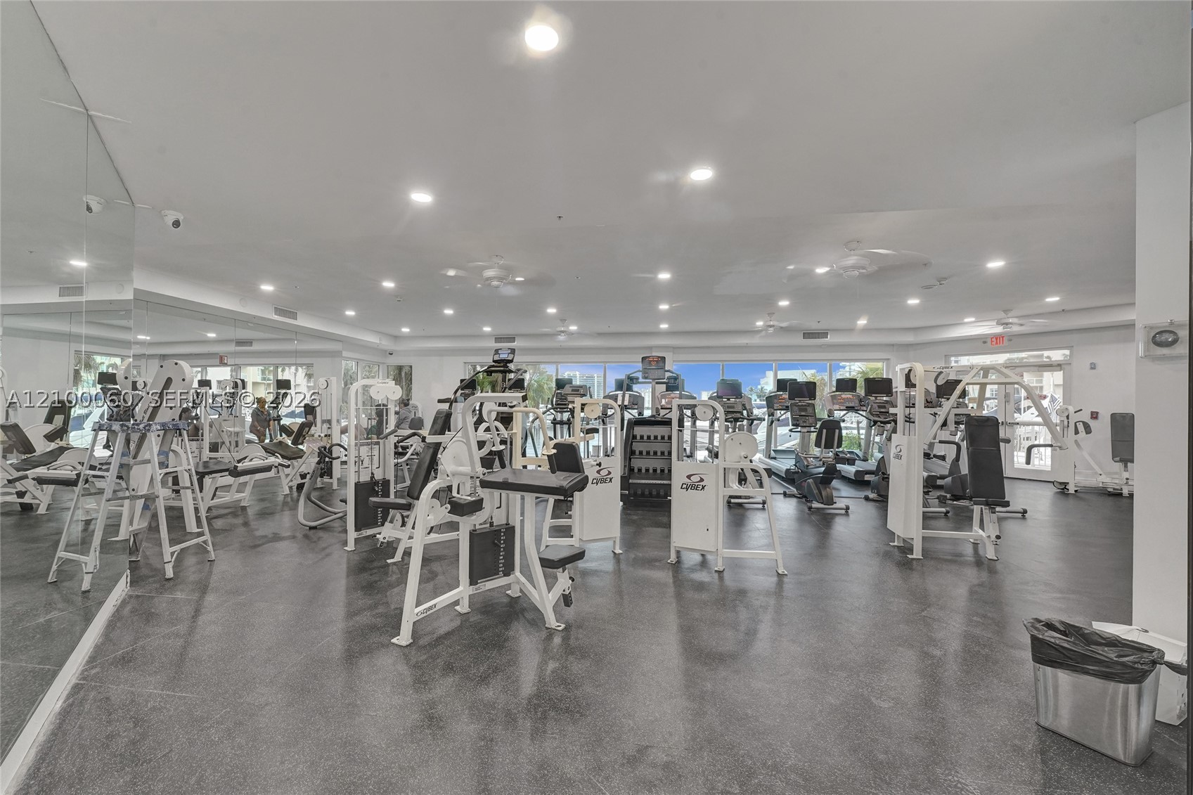 3330 NE 190th St #410, Aventura FL 33180