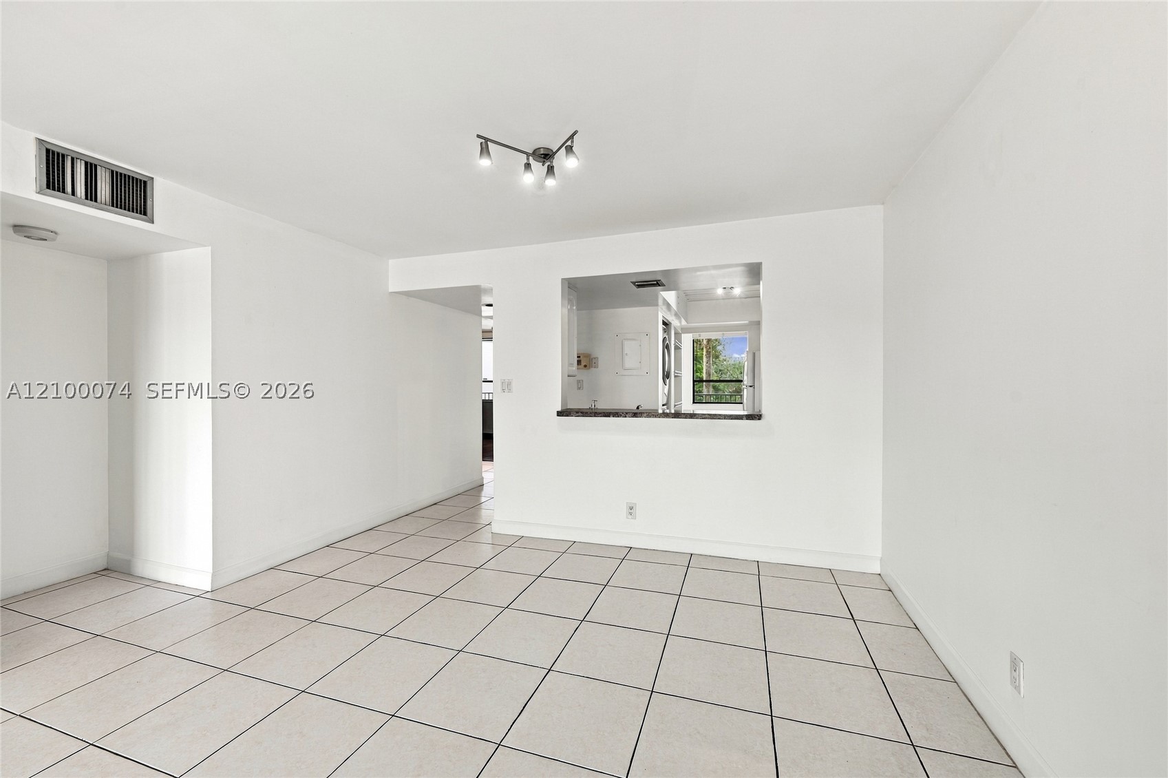 545 SE 12th St #205, Dania Beach FL 33004