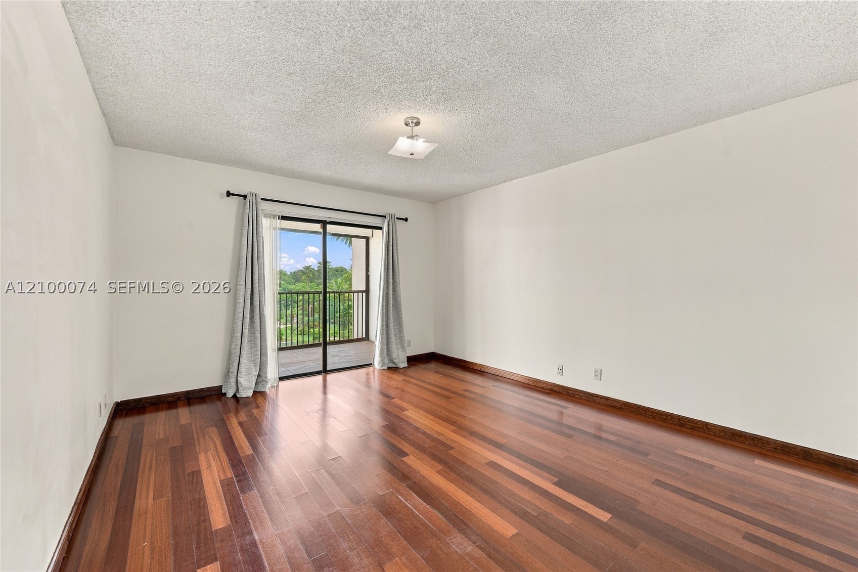 545 SE 12th St #205, Dania Beach FL 33004