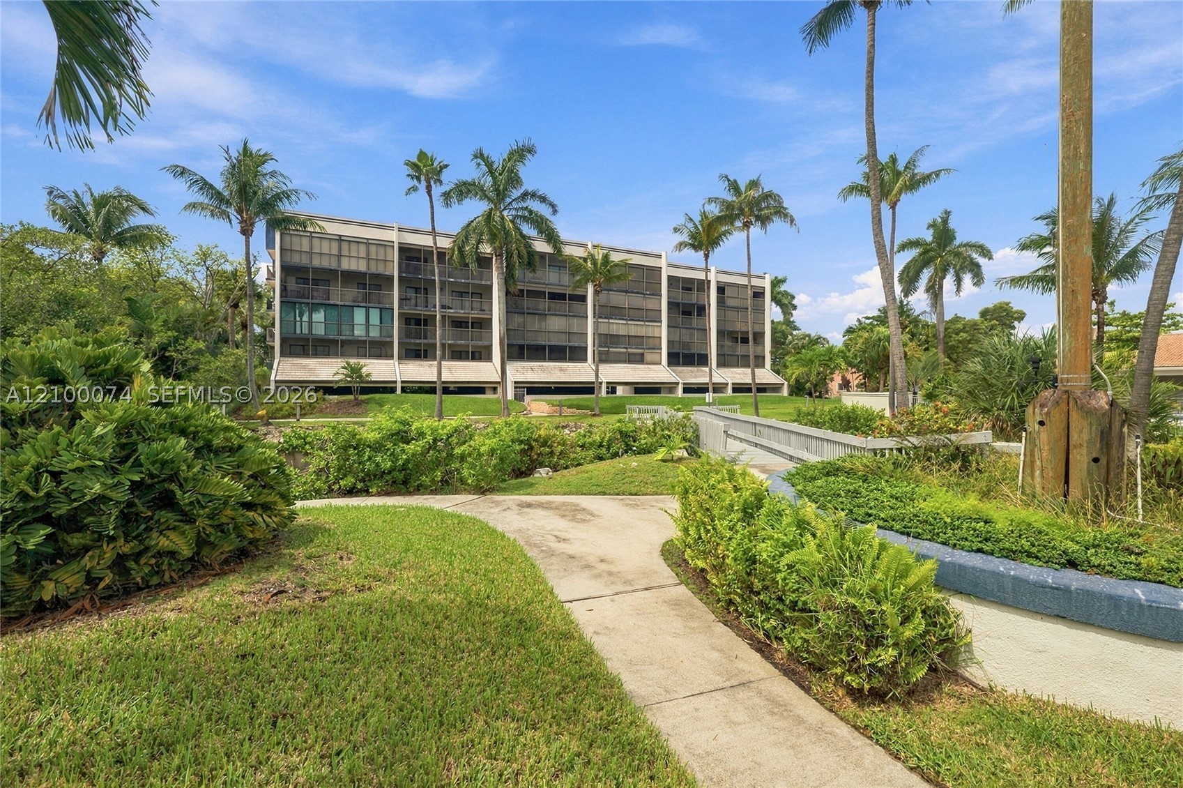 545 SE 12th St #205, Dania Beach FL 33004