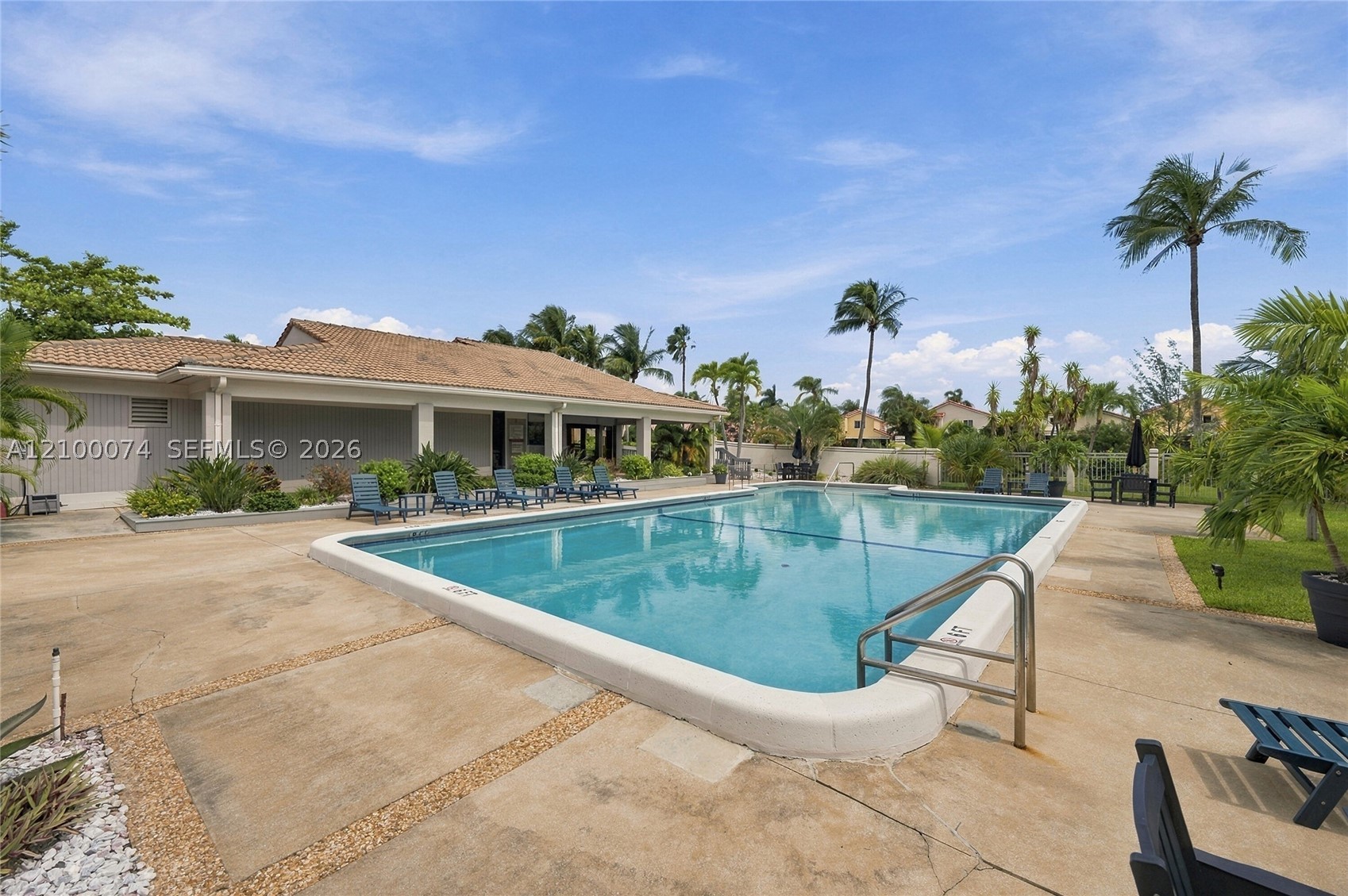 545 SE 12th St #205, Dania Beach FL 33004