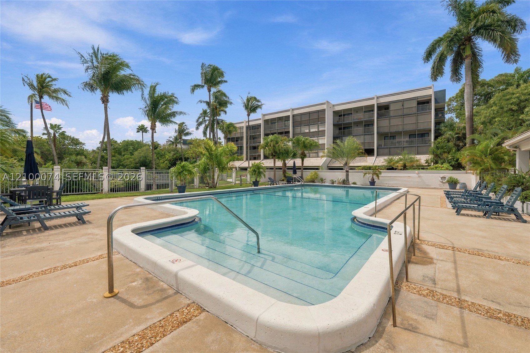 545 SE 12th St #205, Dania Beach FL 33004