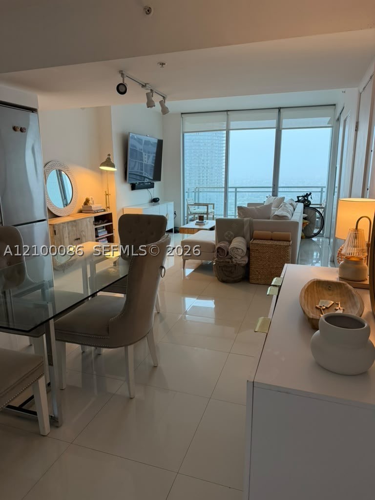 92 SW 3rd St #4009, Miami FL 33130