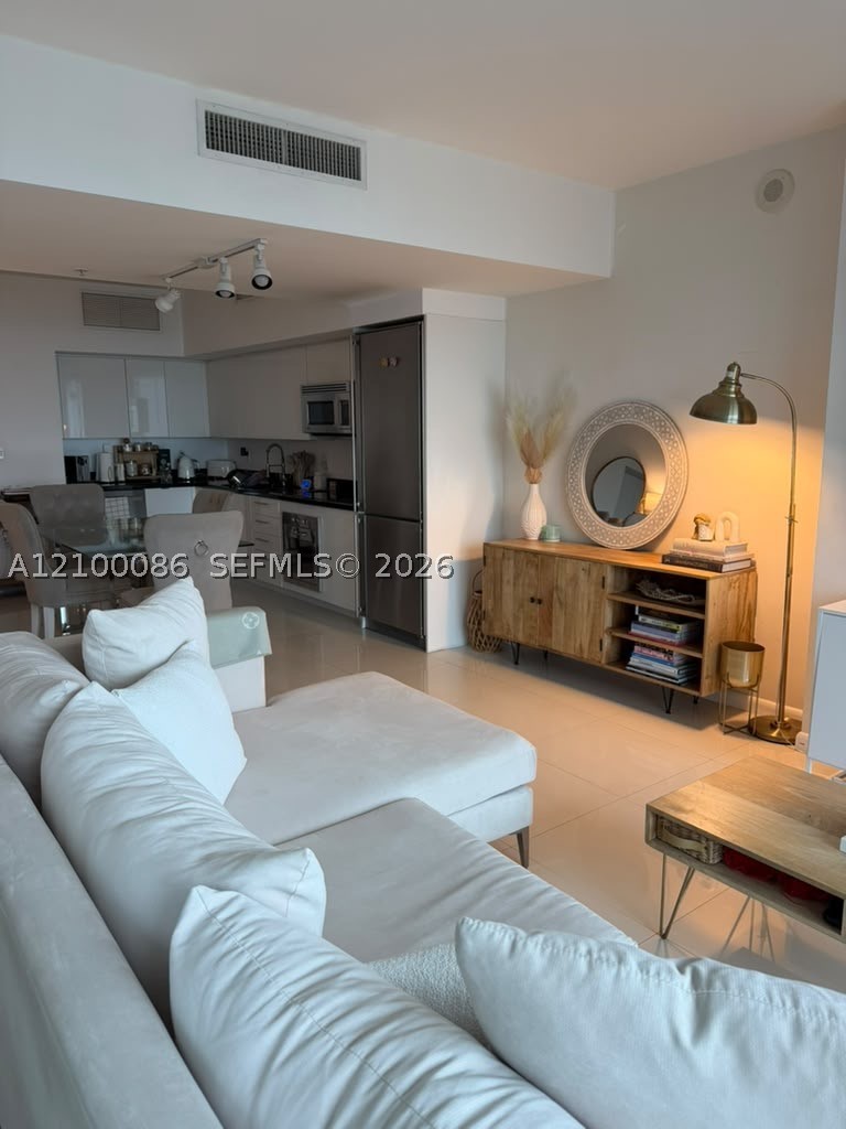 92 SW 3rd St #4009, Miami FL 33130