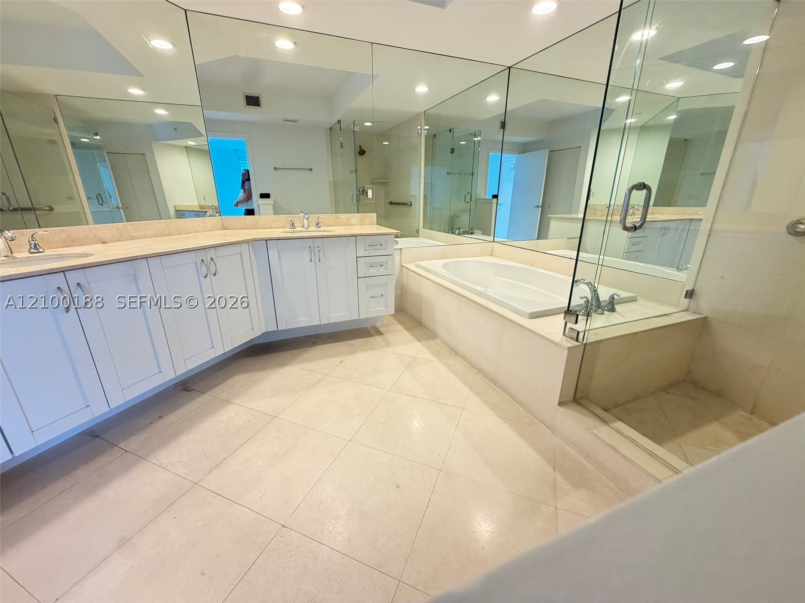2821 N Ocean Blvd #305S, Fort Lauderdale FL 33308