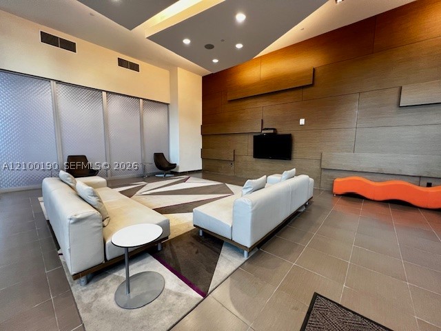 79 SW 12th St #2308-S, Miami FL 33130