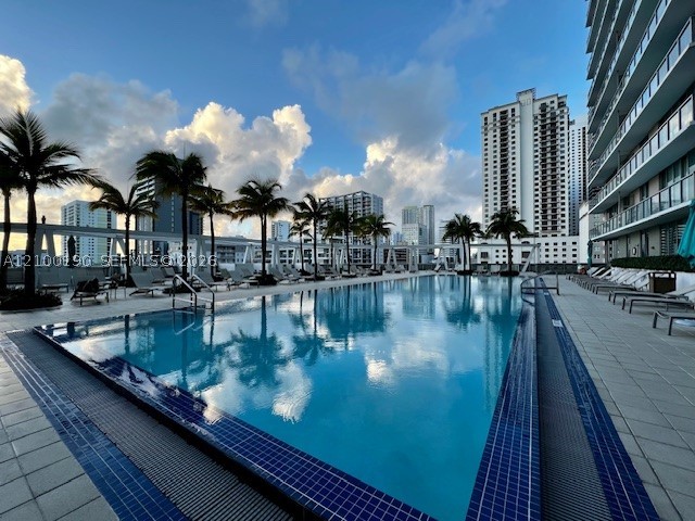 79 SW 12th St #2308-S, Miami FL 33130