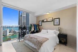 68 SE 6th St #3209, Miami FL 33131