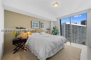 68 SE 6th St #3209, Miami FL 33131