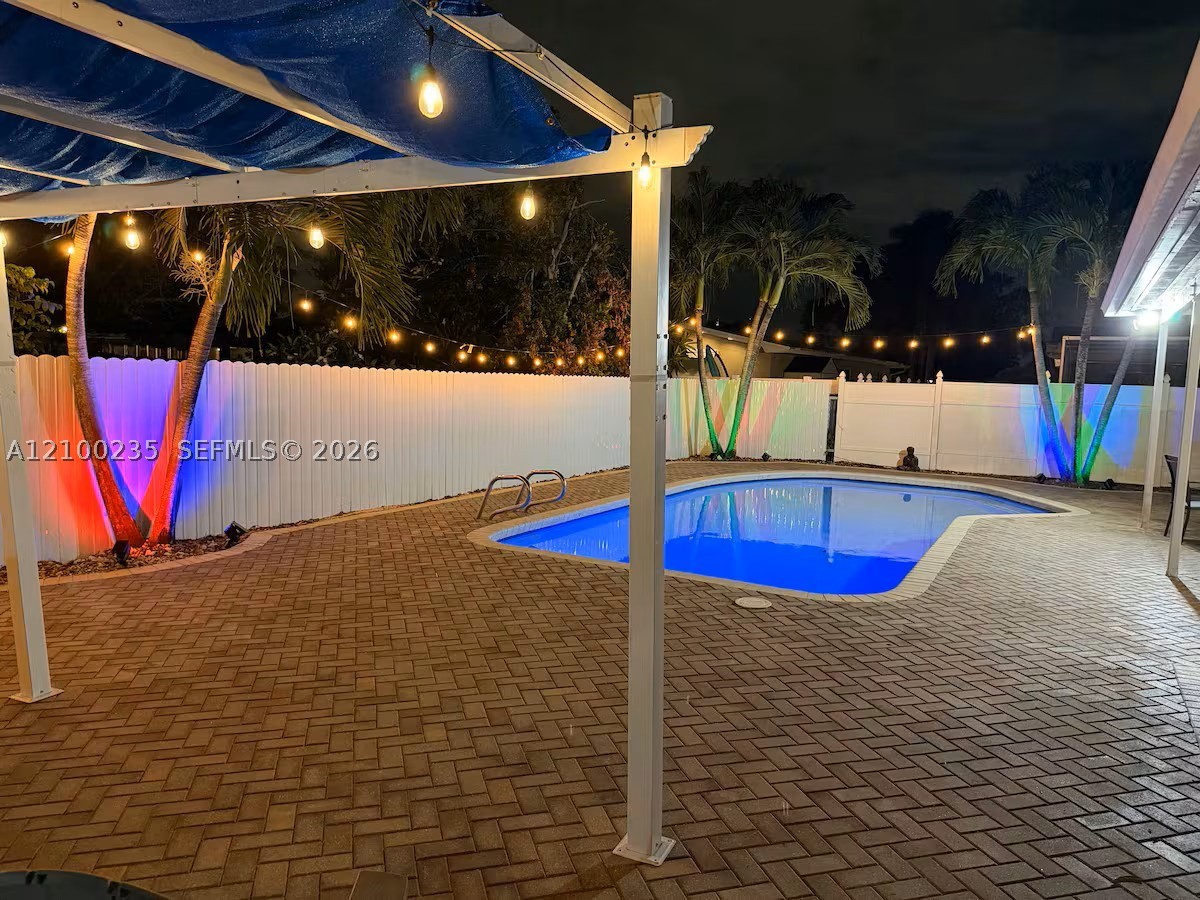 10911 Taft St, Pembroke Pines FL 33026