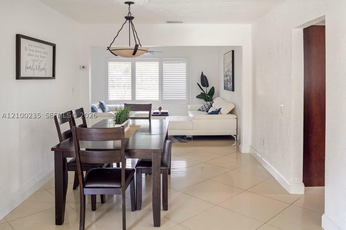 10911 Taft St, Pembroke Pines FL 33026