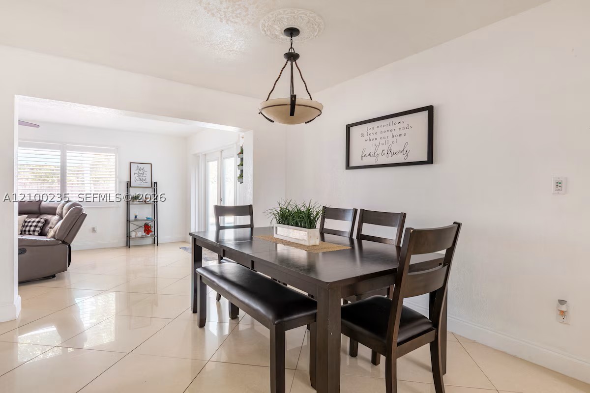 10911 Taft St, Pembroke Pines FL 33026