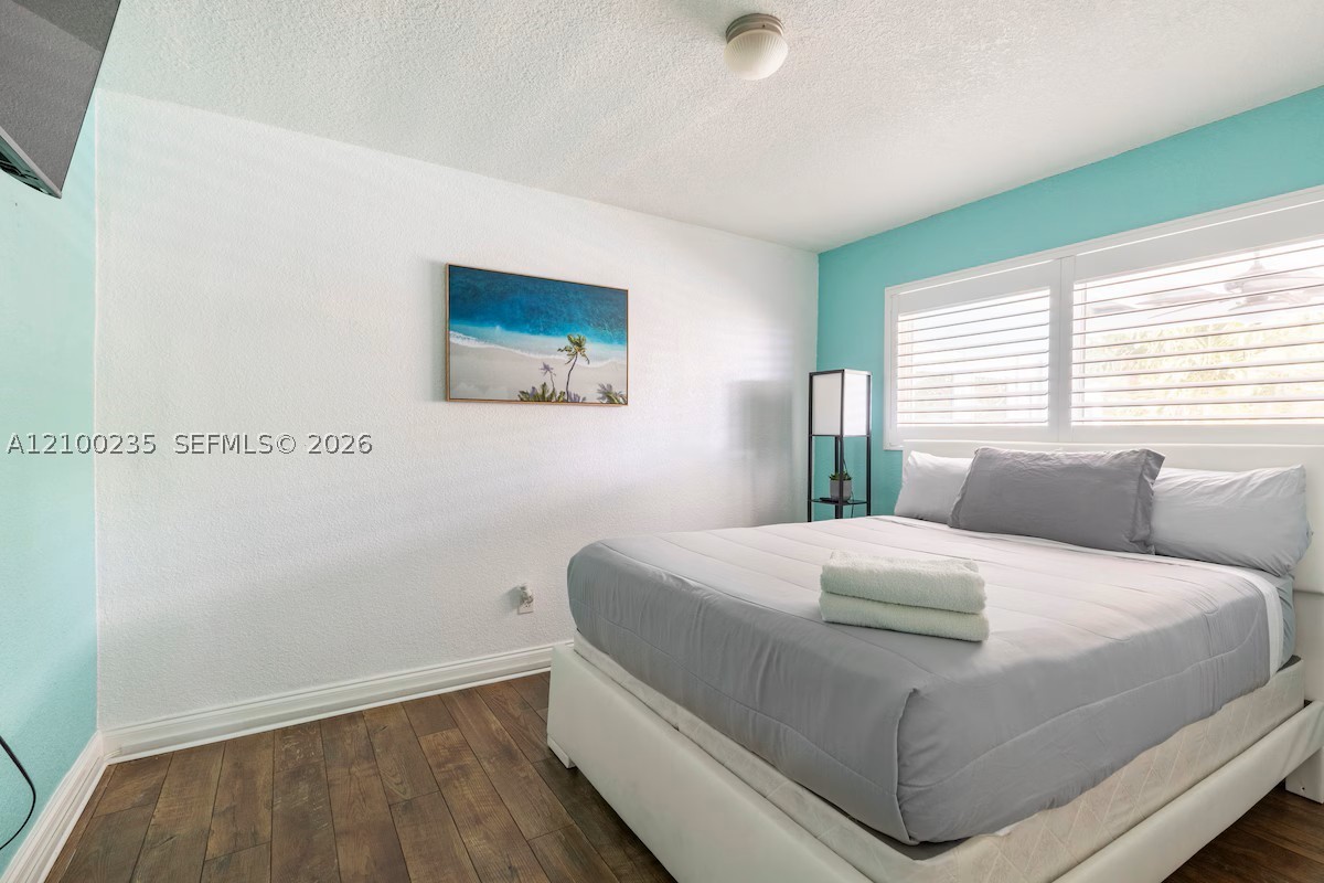 10911 Taft St, Pembroke Pines FL 33026