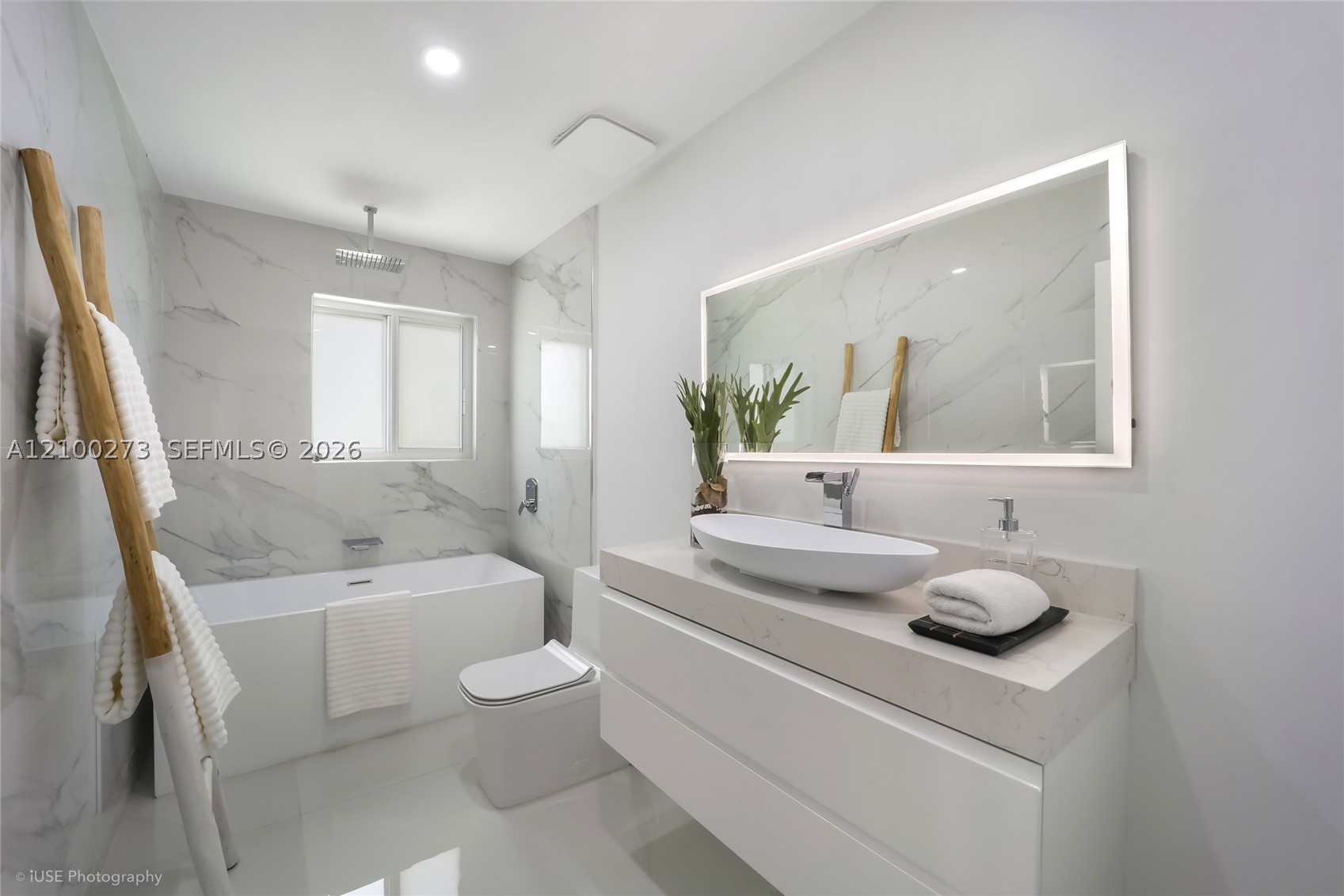 4730 Bay Point Rd, Miami FL 33137
