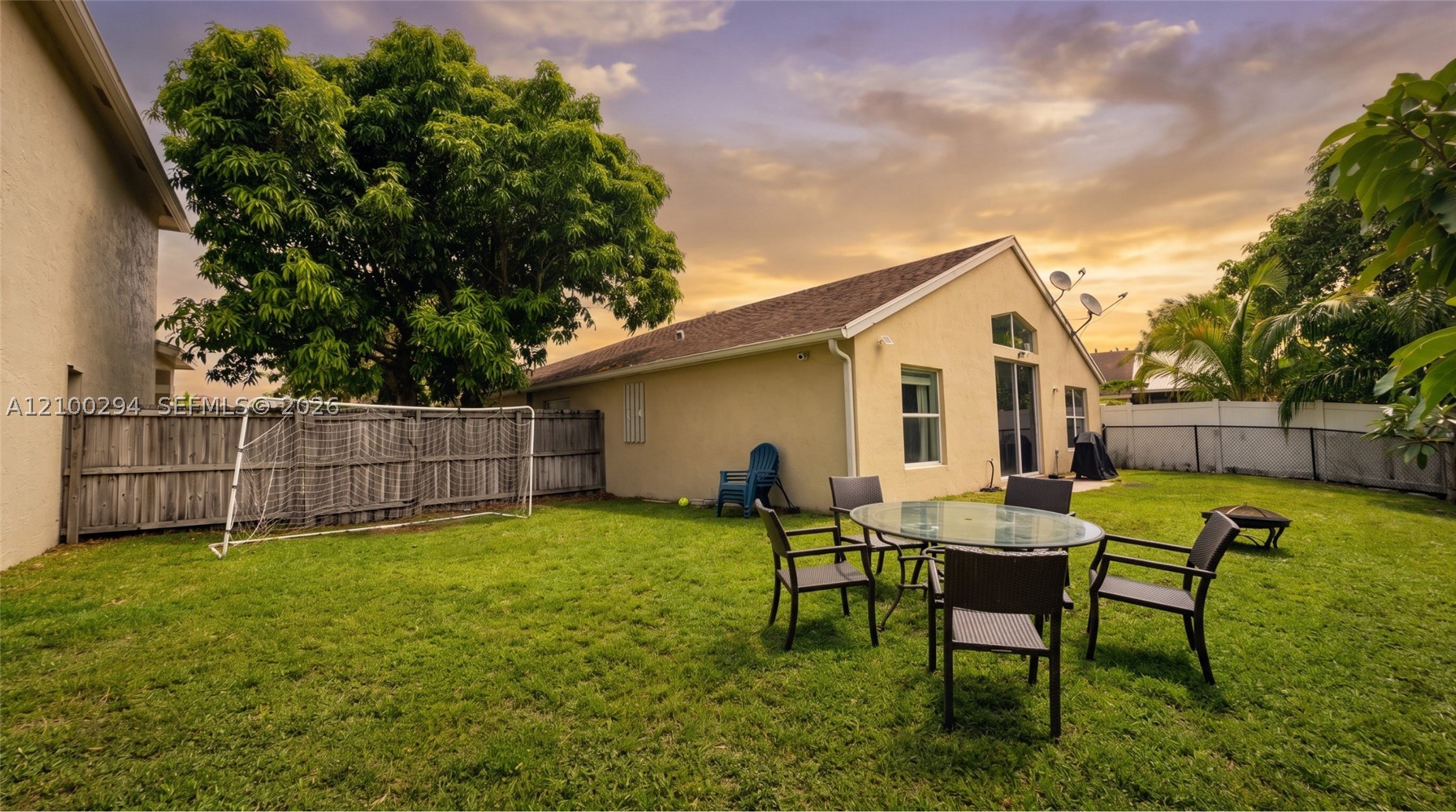 1724 Sawgrass Cir, Green Acres FL 33413