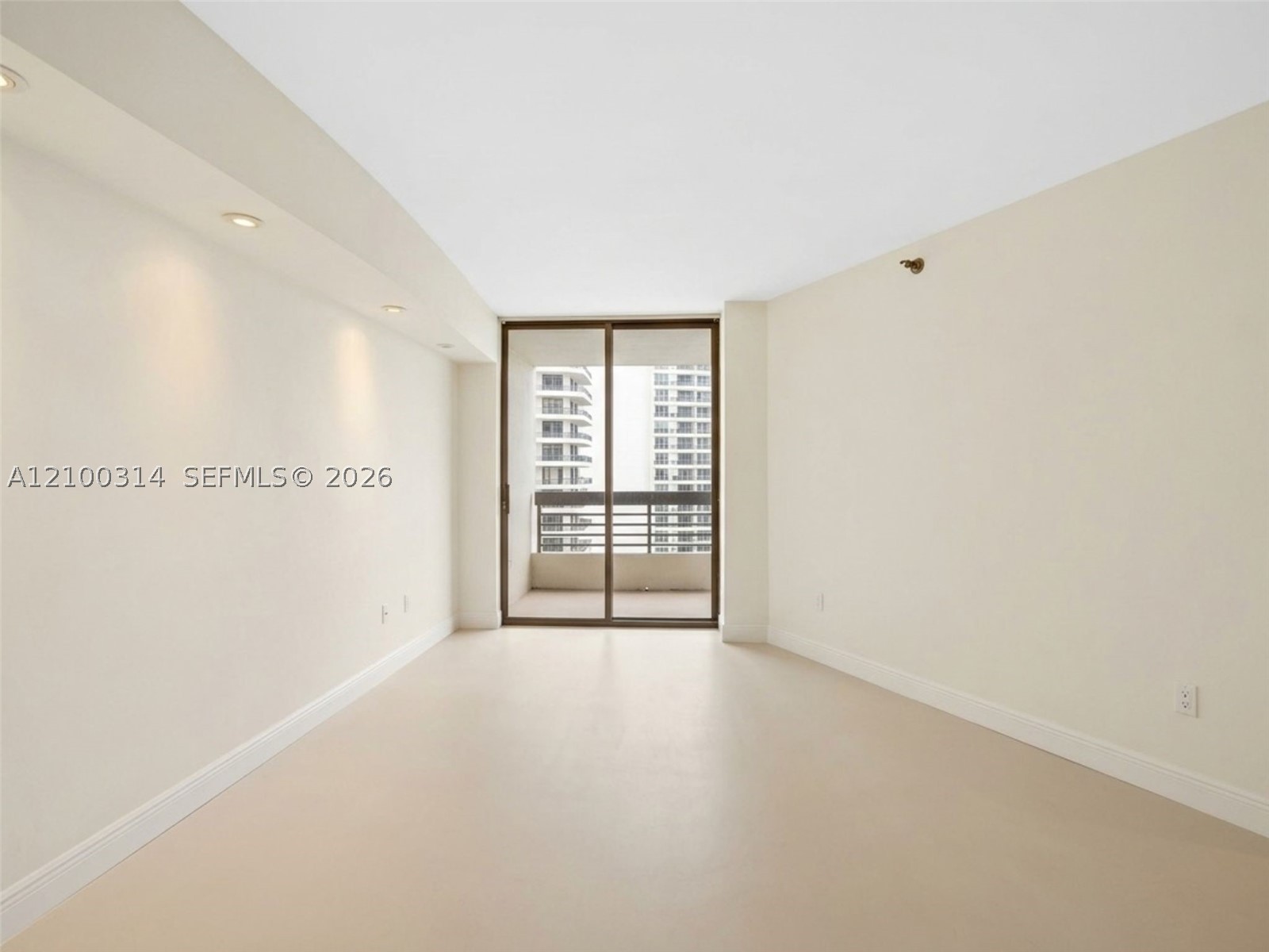 19195 NE 36 CT Mystic Pointe Dr #1704, Aventura FL 33180