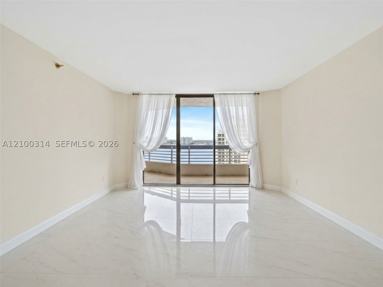 19195 NE 36 CT Mystic Pointe Dr #1704, Aventura FL 33180